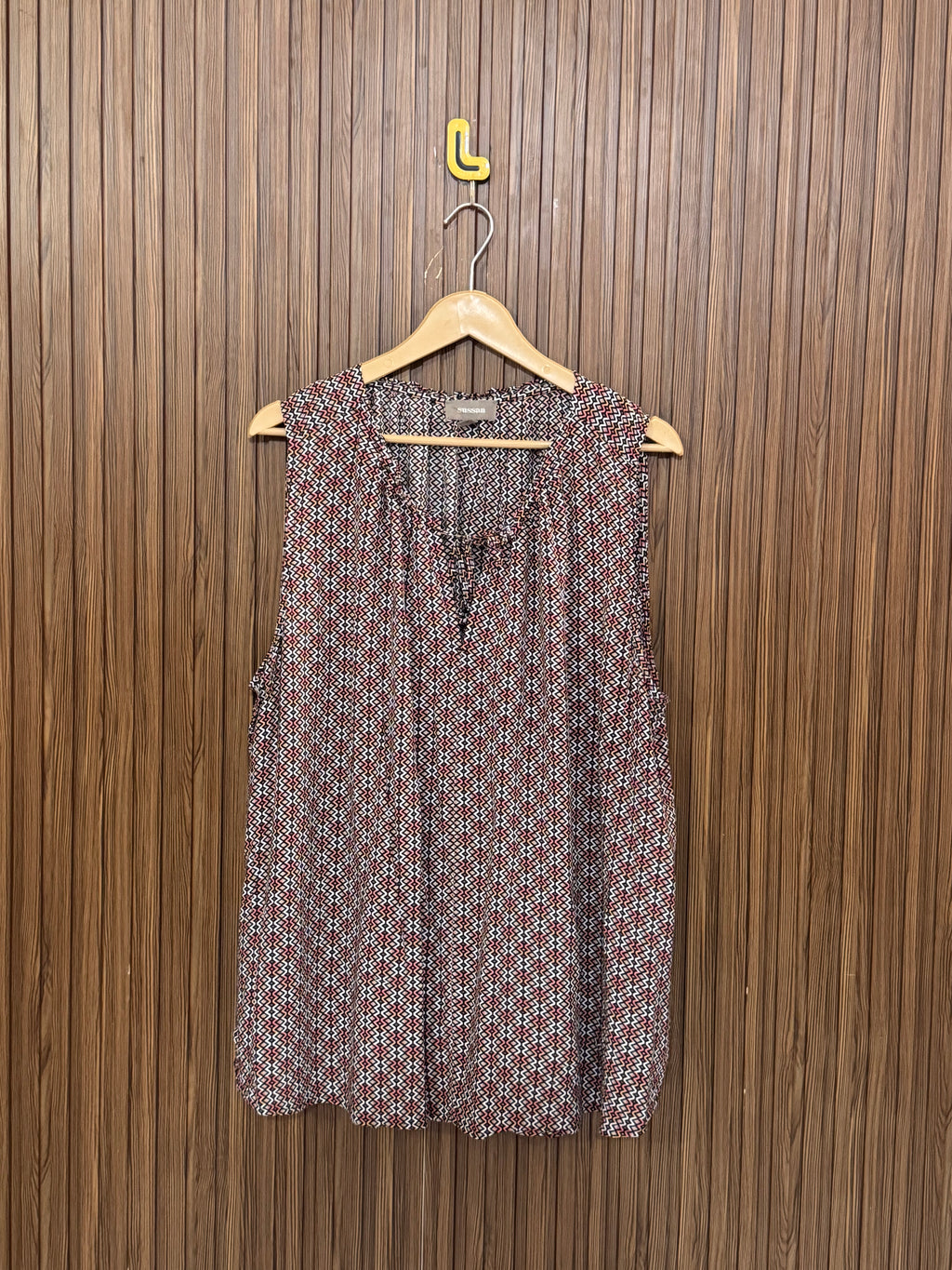 Chest 27 Length 28 Fabric Silk Casual Sleeveless