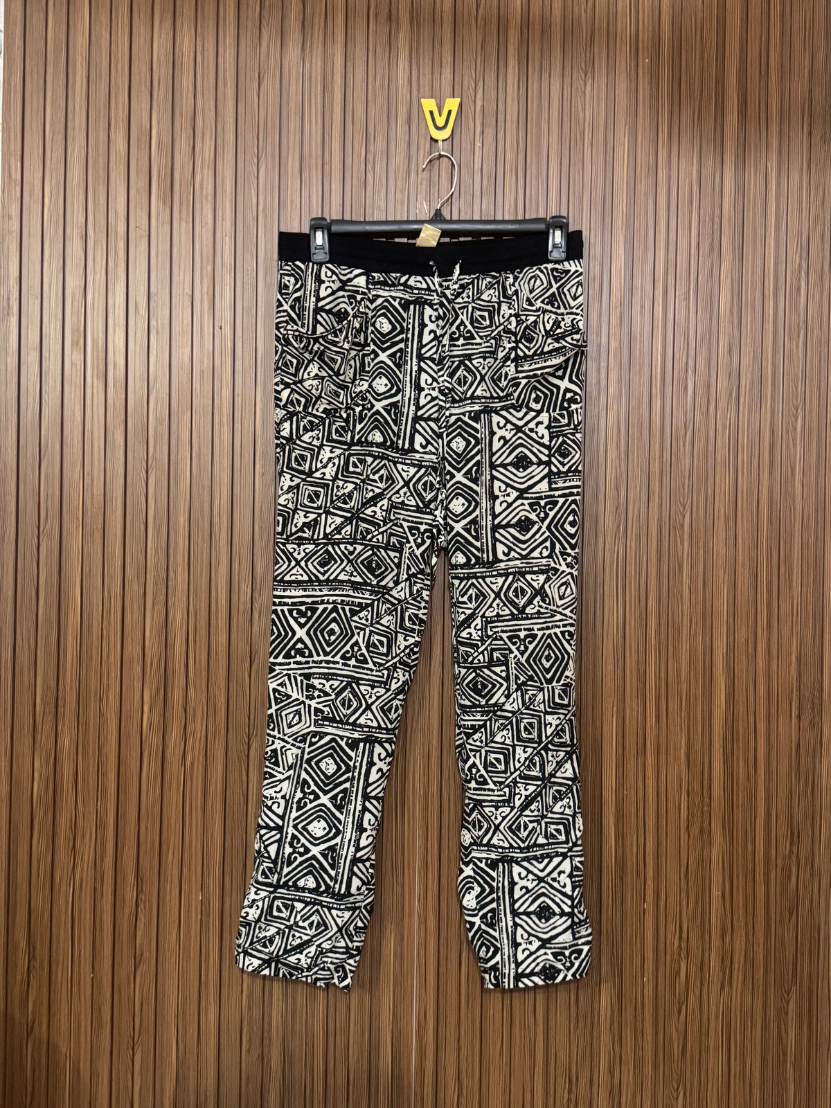 Waist 30 to 32 Length 39 Fabric Shifon Soft Fashion