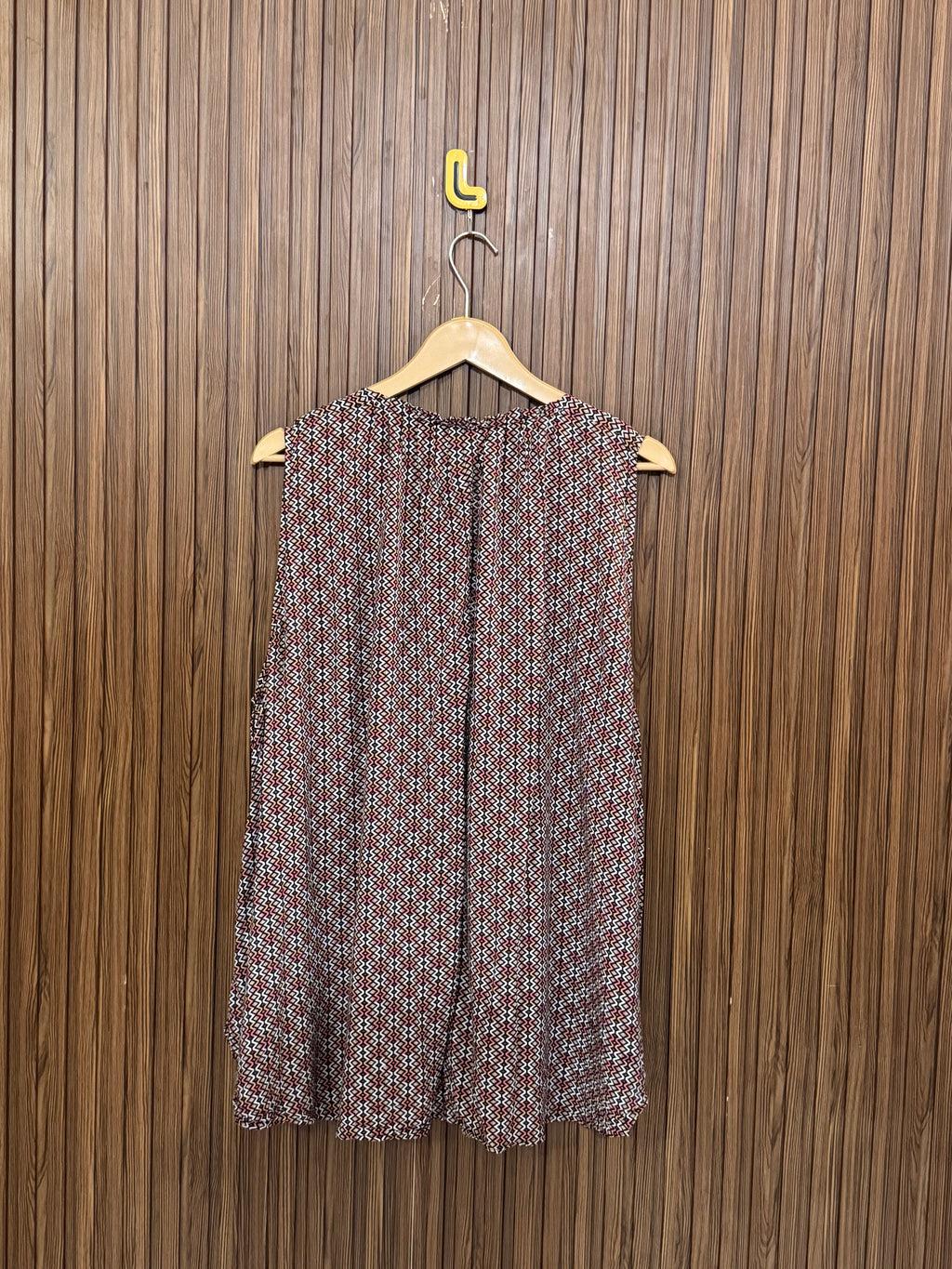 Chest 27 Length 28 Fabric Silk Casual Sleeveless