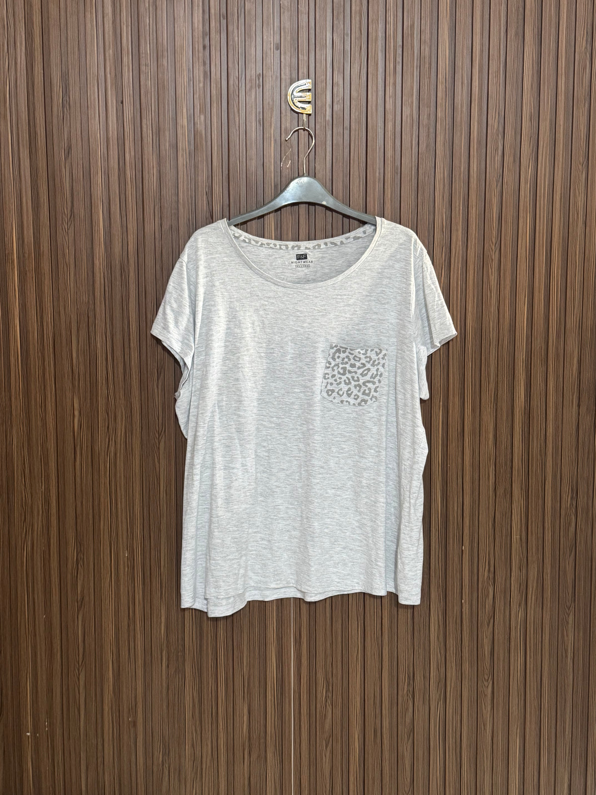 Chest 23 Length 26 Casual Tee