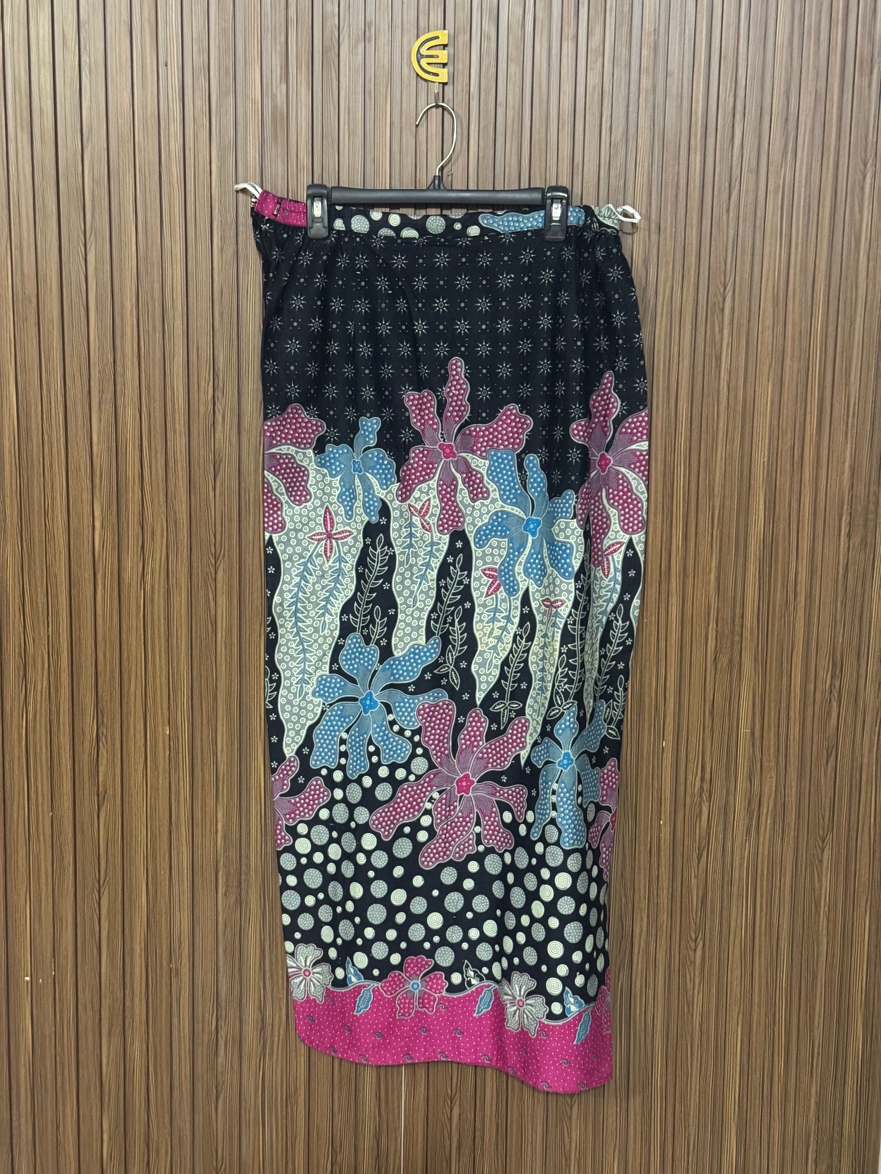 Black Floral Printed Straight Skirt
