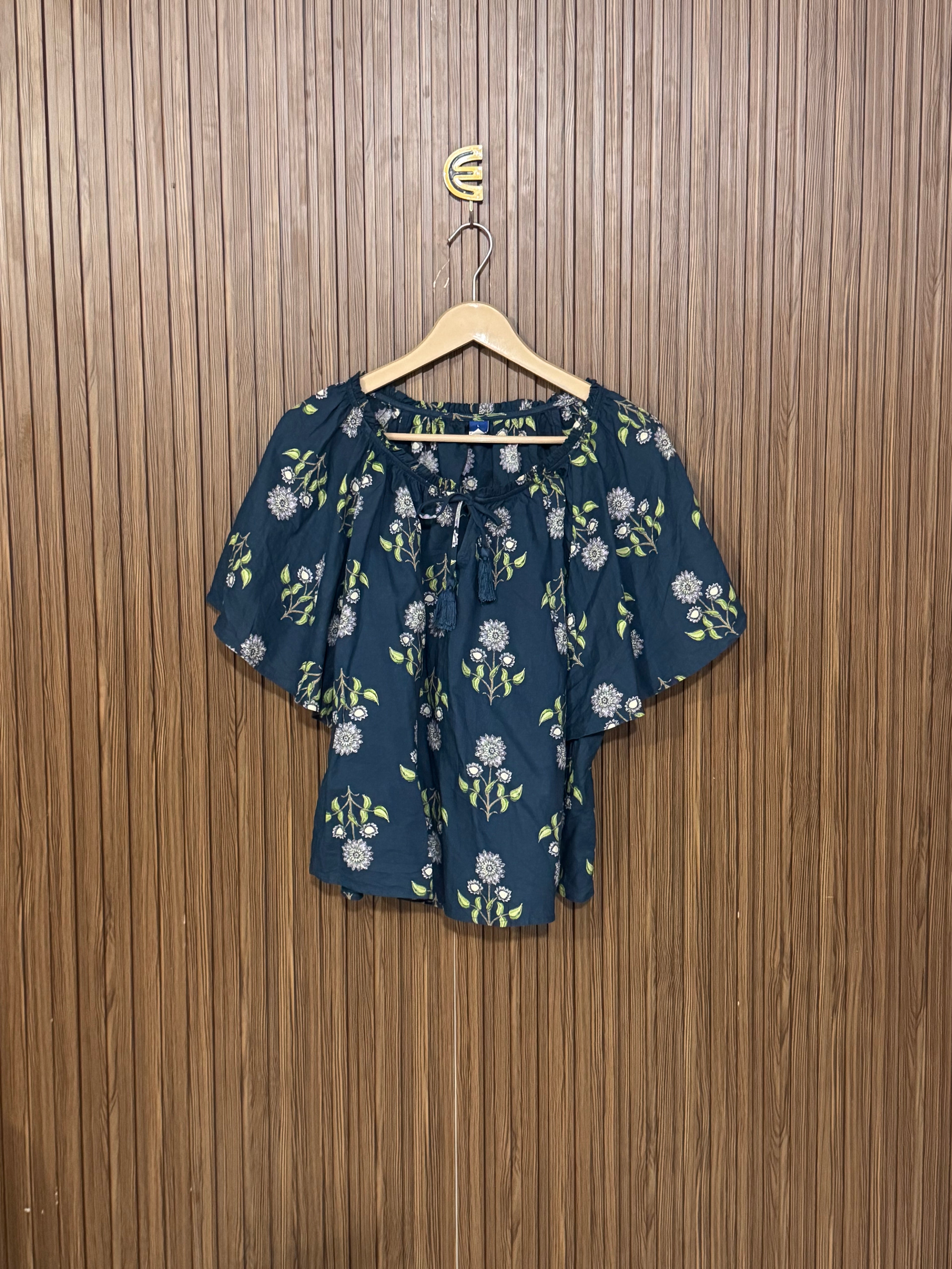 Chest 23 Length 21 Aria Shirt