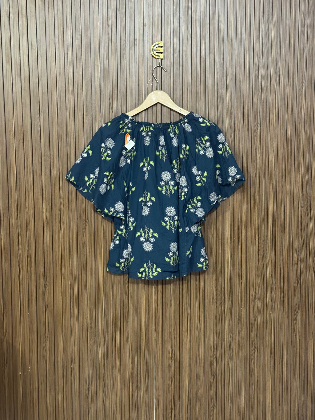 Chest 23 Length 21 Aria Shirt