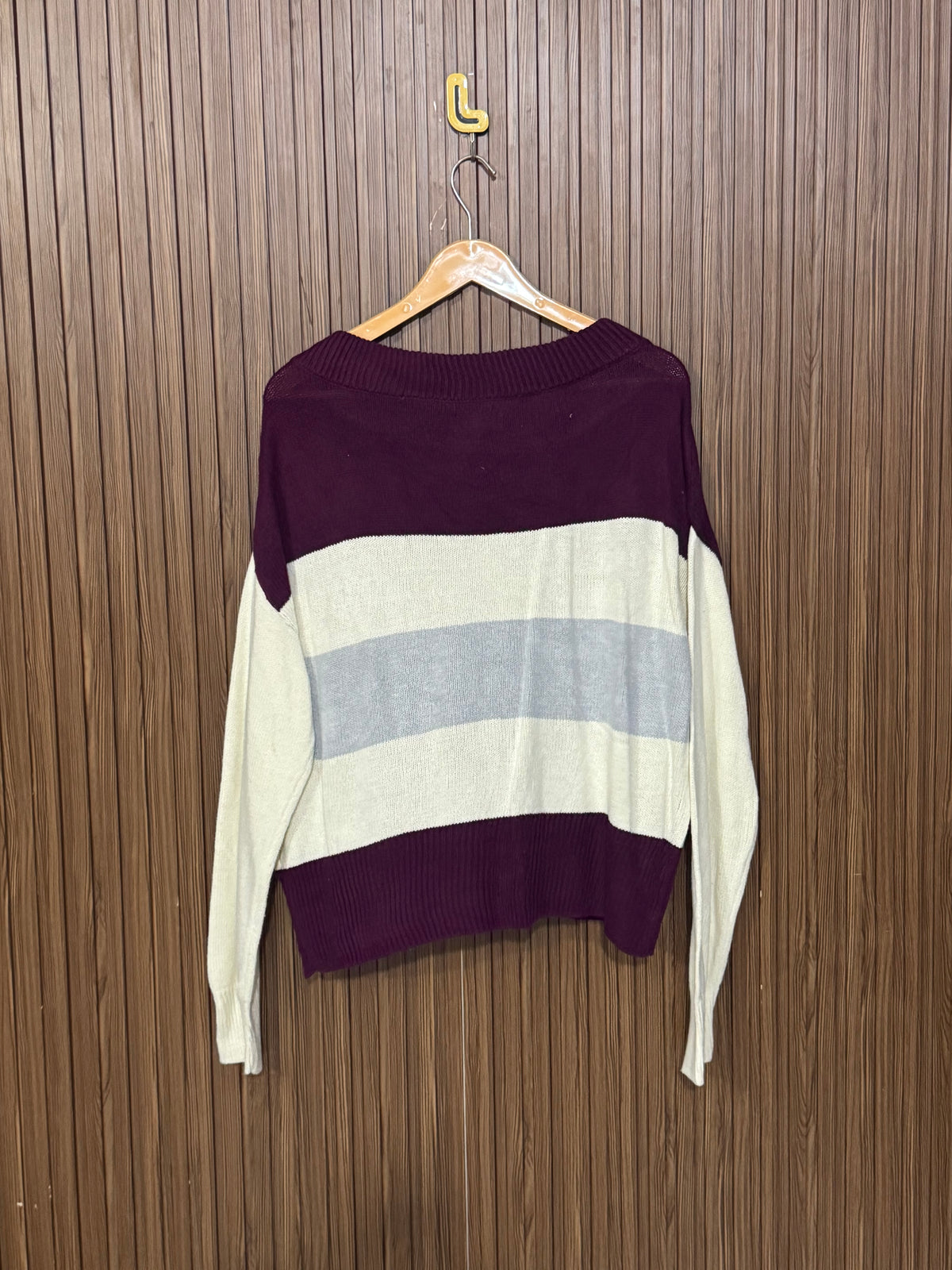 Chest 23 Length 22 Mountain Heavy Sweater