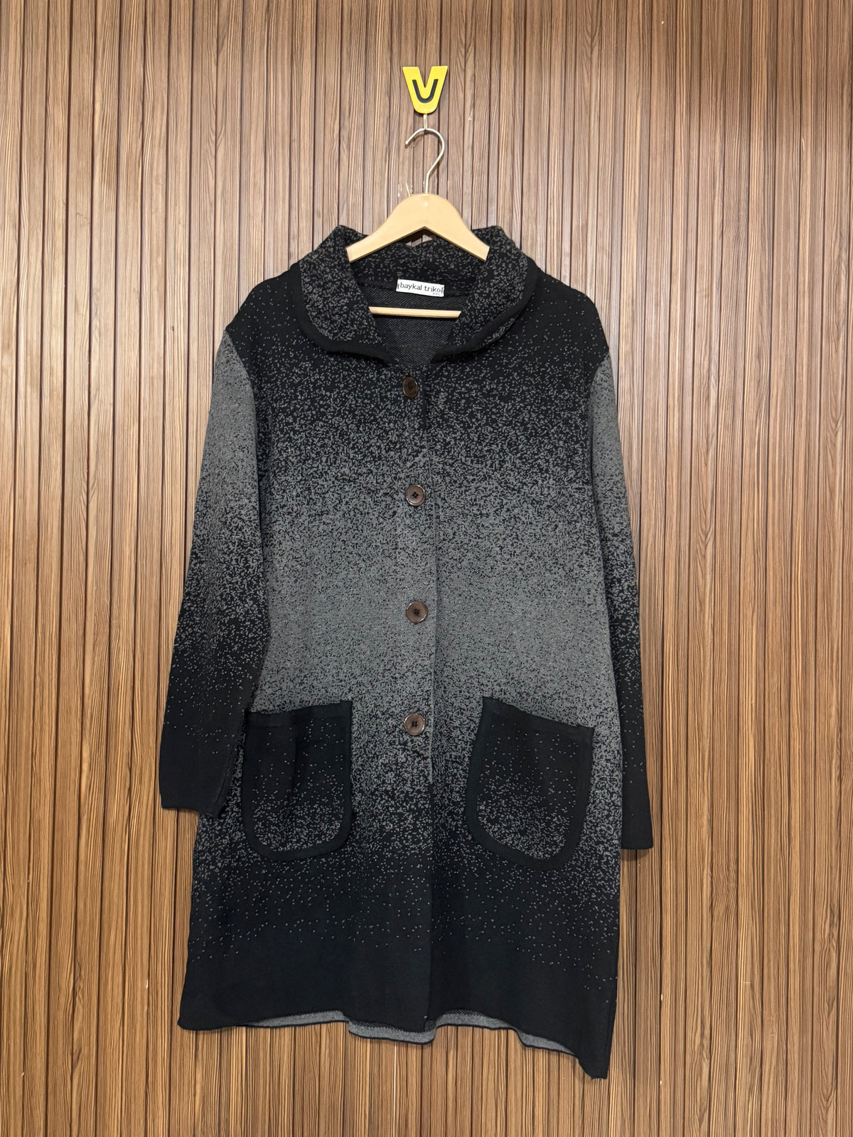 Chest 22 Length 34 Loose Knit