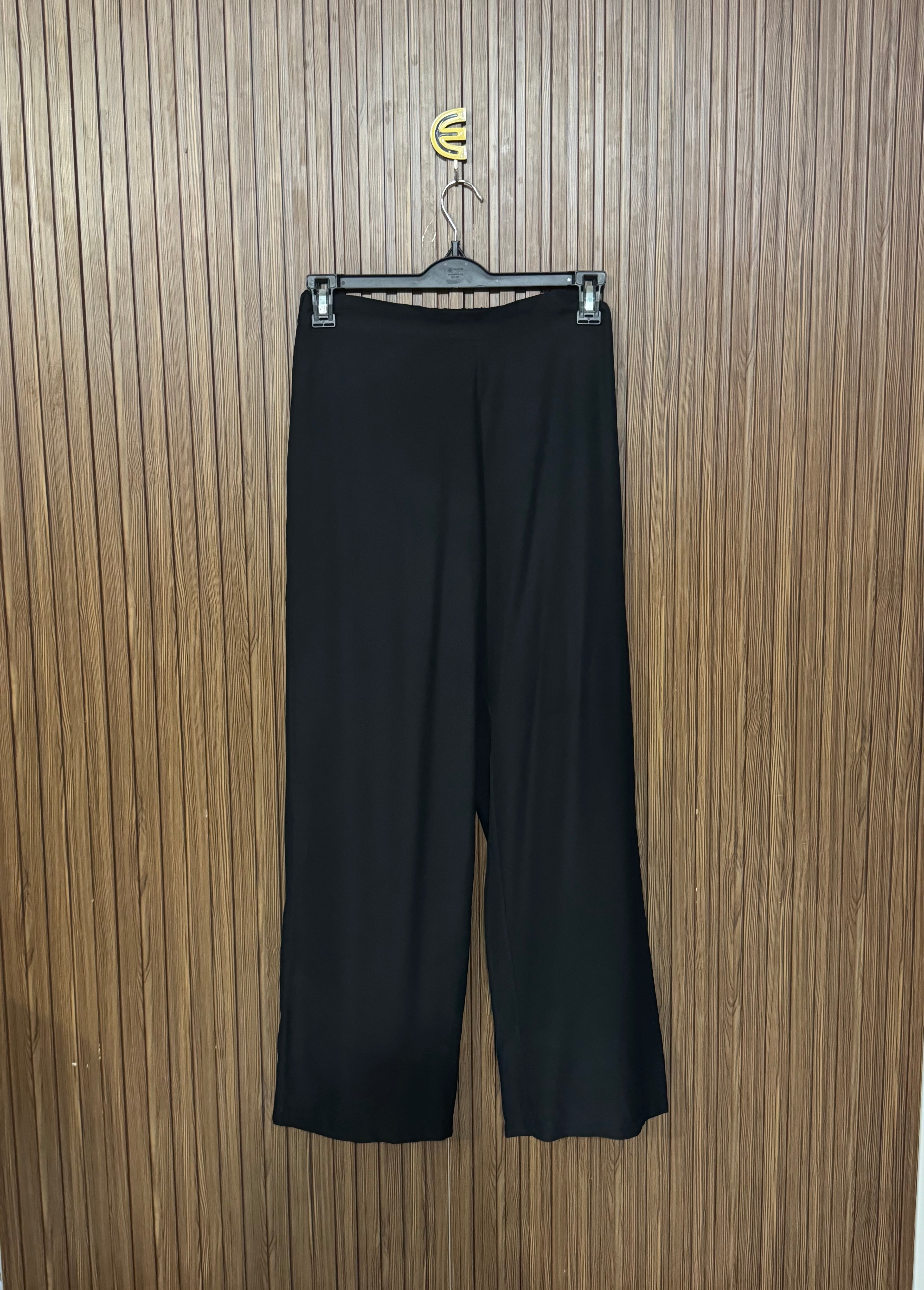 Waist 30 to 32 Length 39 Fabric Silk Black Plain
