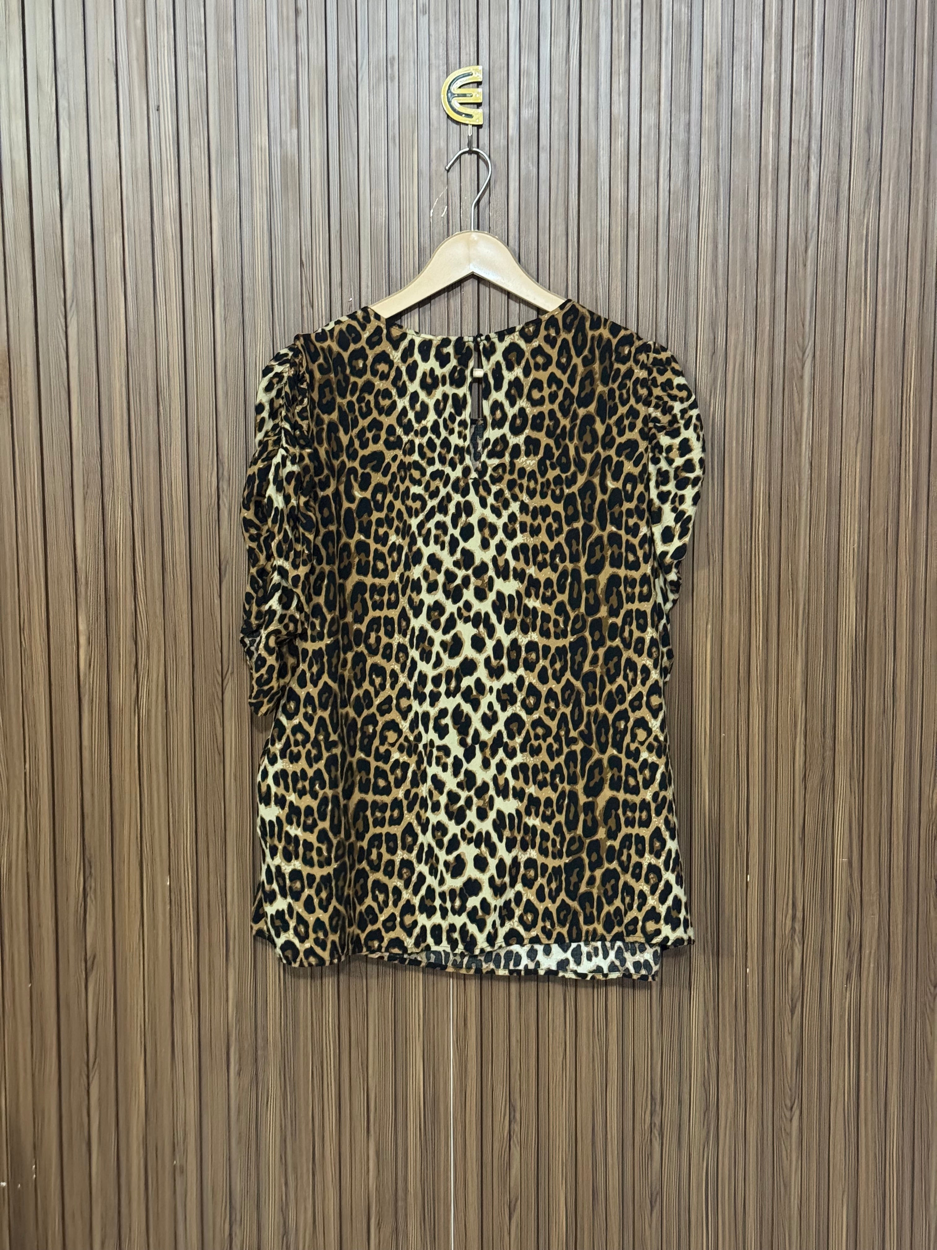 Chest 23 Length 26 Fabric Linen Cheetah Pattern Tee