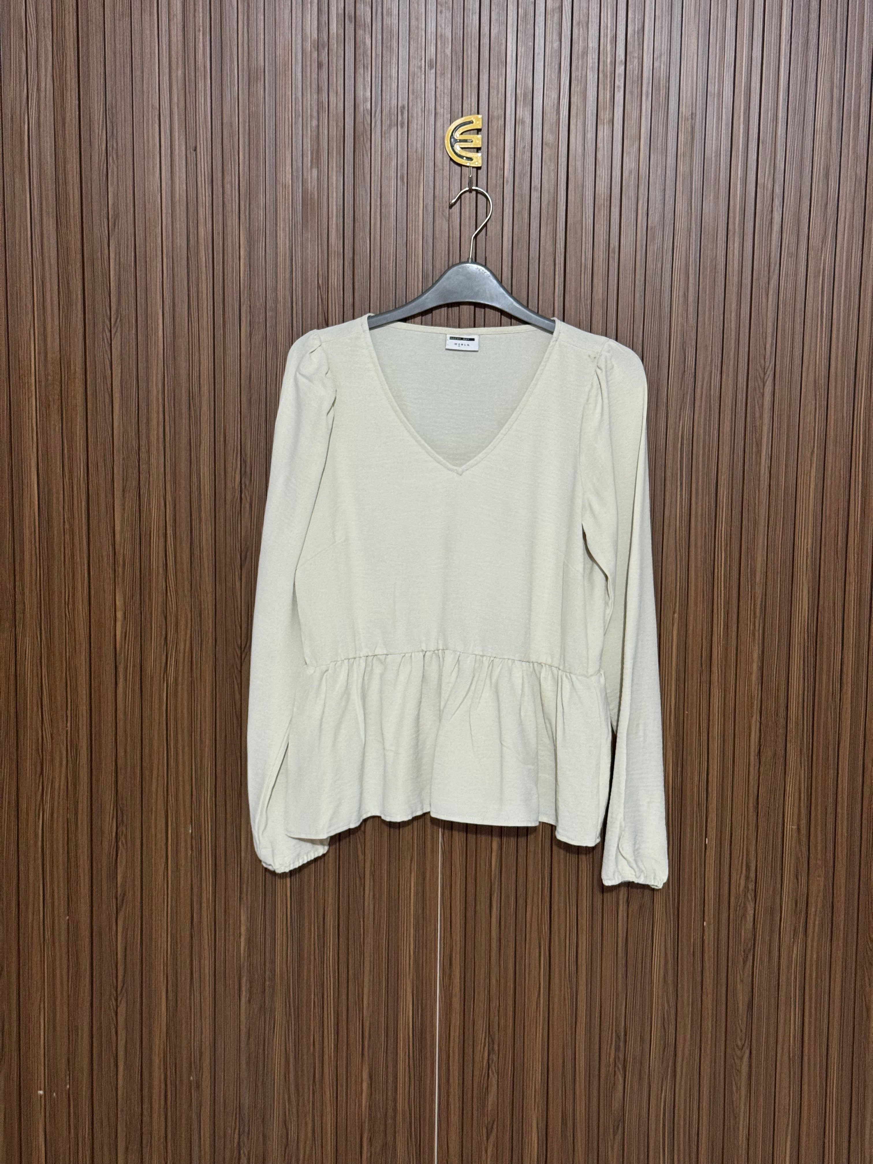 Chest 16 Length 26 Fabric Silk Cream V-Neck Top