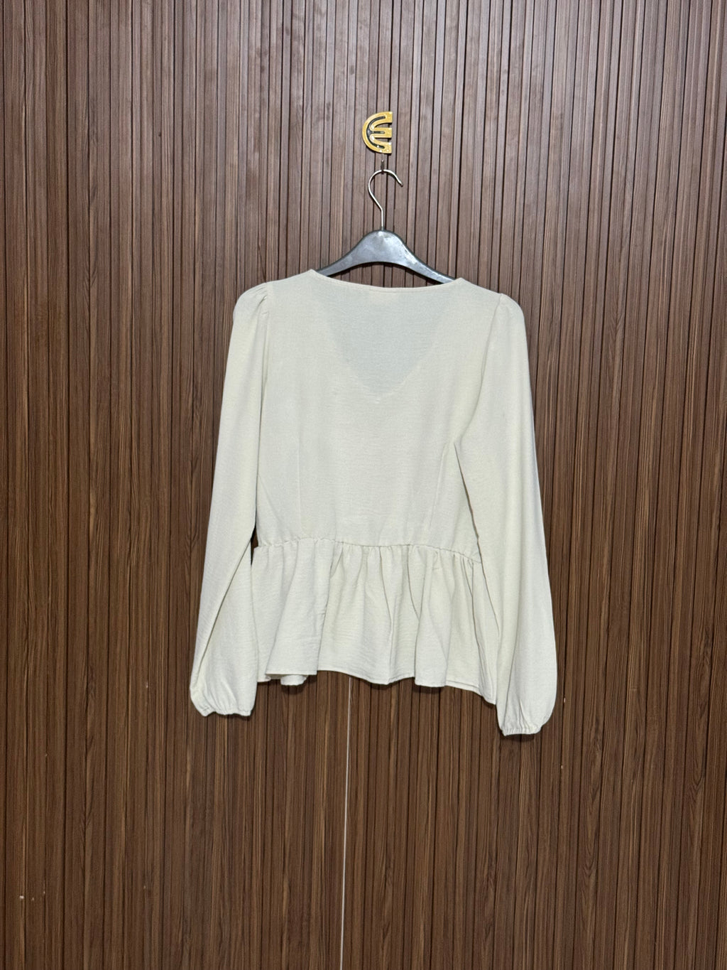 Chest 16 Length 26 Fabric Silk Cream V-Neck Top