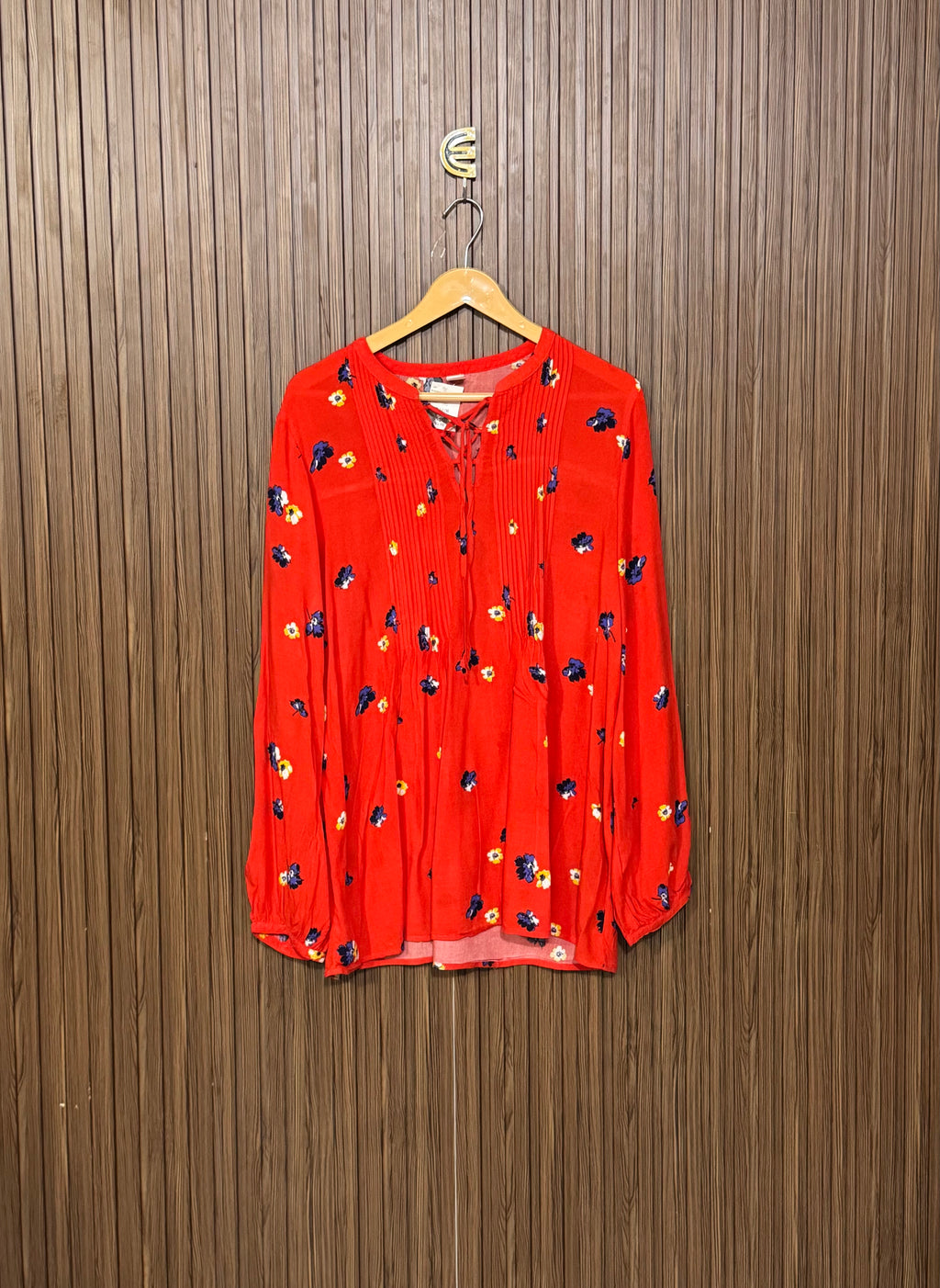 Chest 21 Length 29 Fabric Soft Button Detail Top