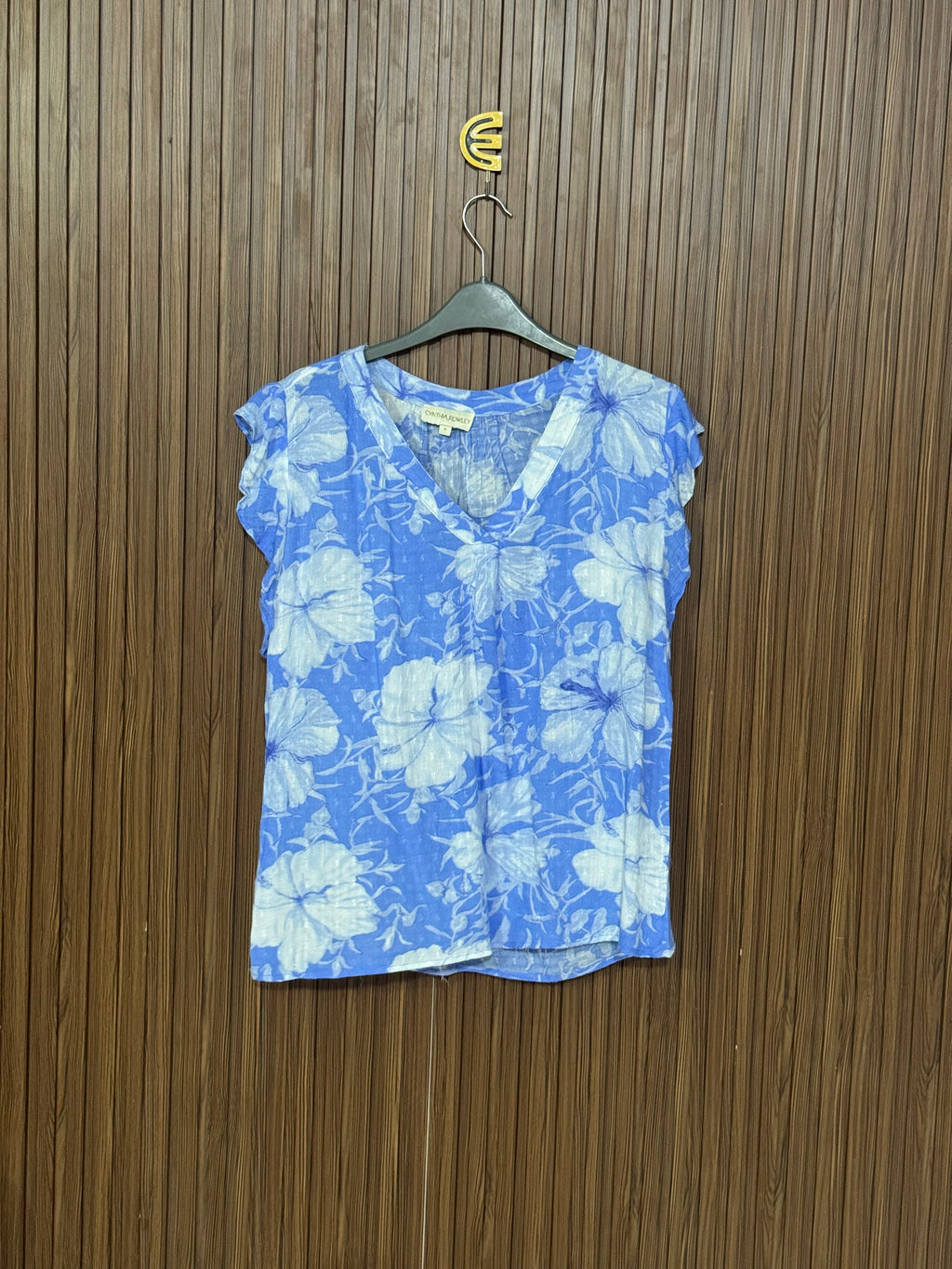 Elegant Blue V-Neck Sleeveless Top
