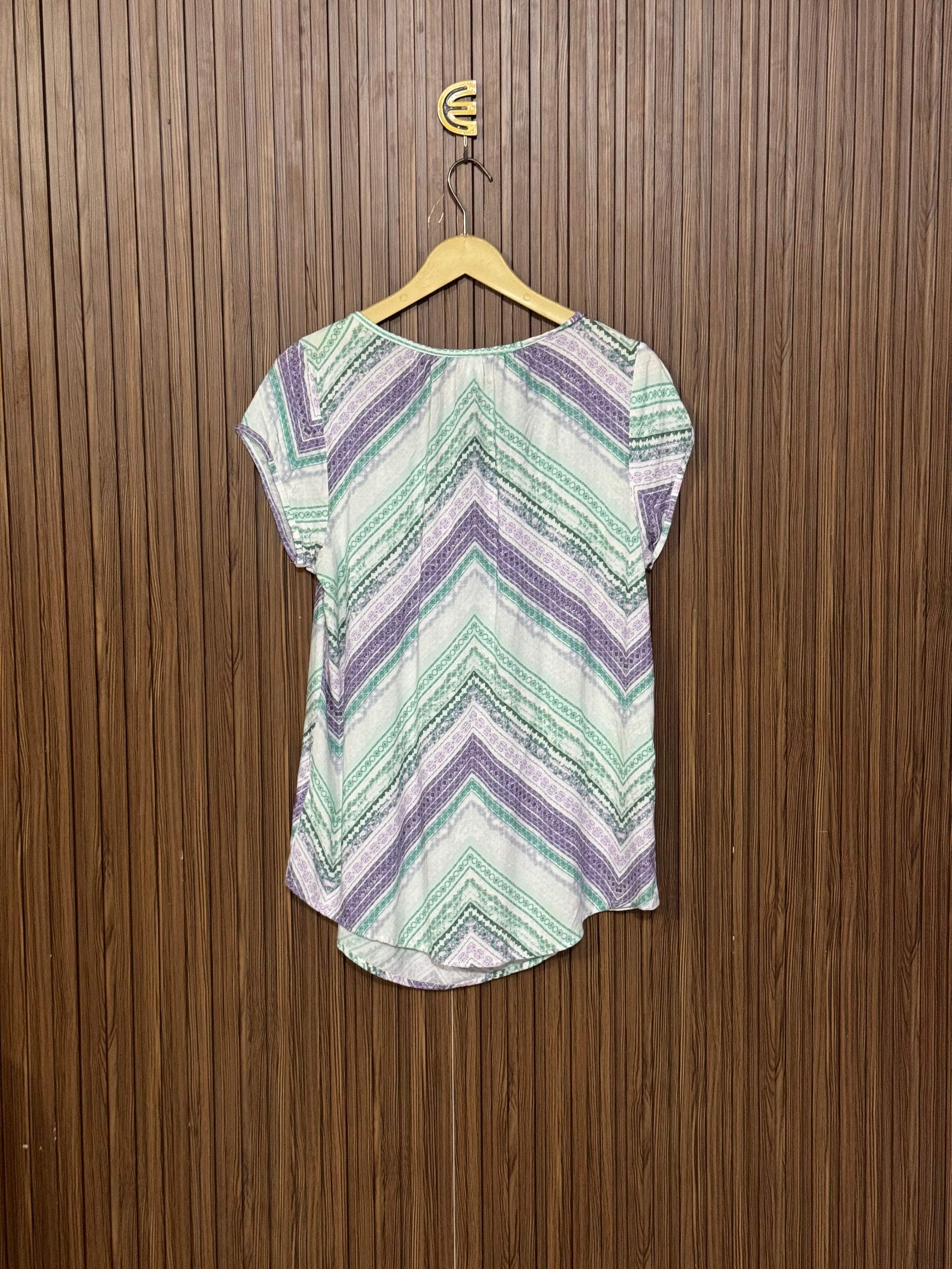 Chest 19 Length 25 Nina Shirt