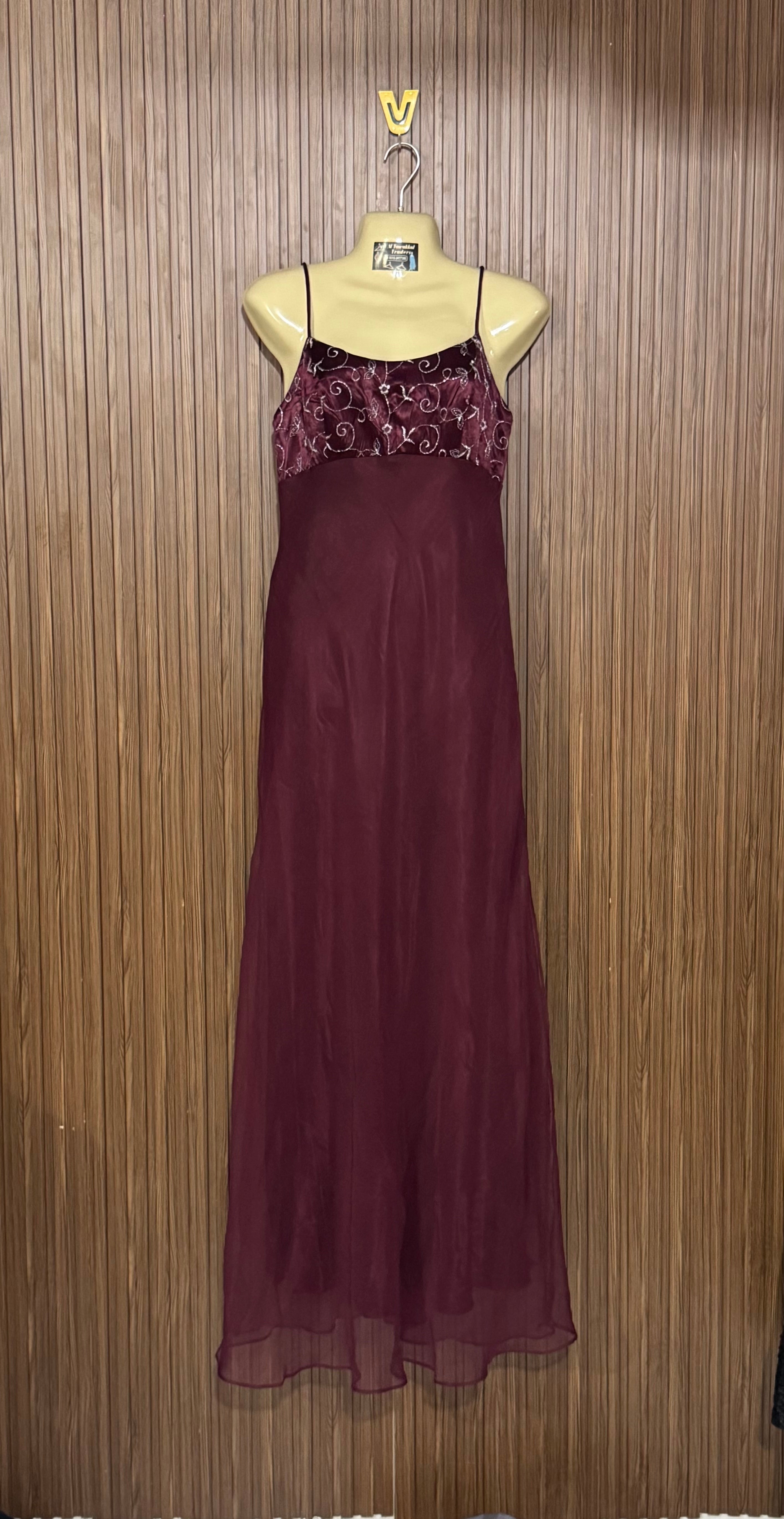 Chest 15 Length 60 Fabric Net Silk Maroon Gown