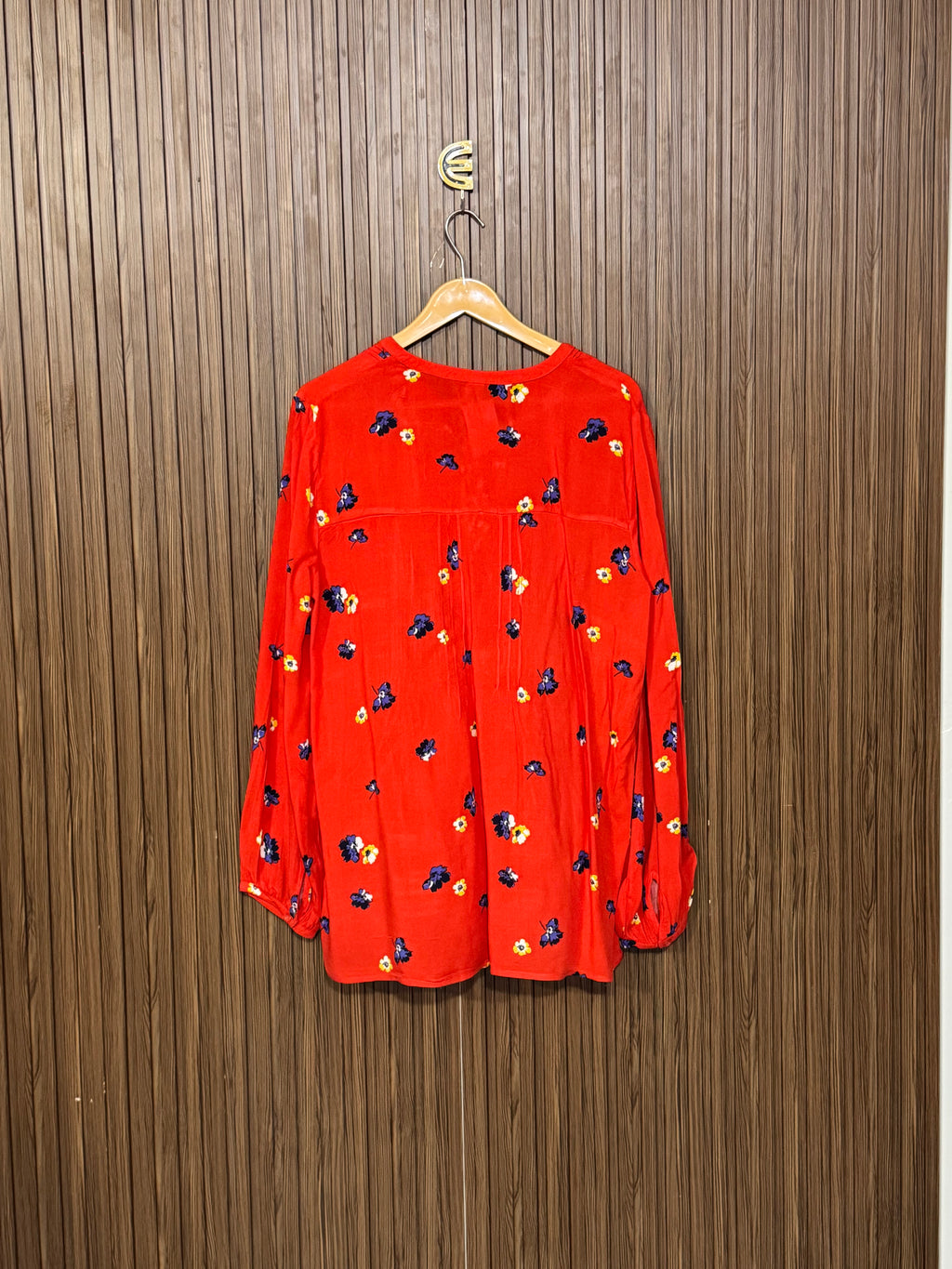 Chest 21 Length 29 Fabric Soft Button Detail Top