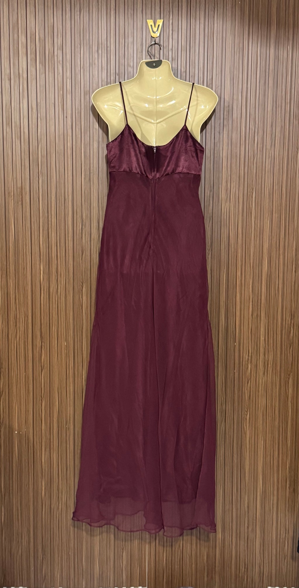 Chest 15 Length 60 Fabric Net Silk Maroon Gown
