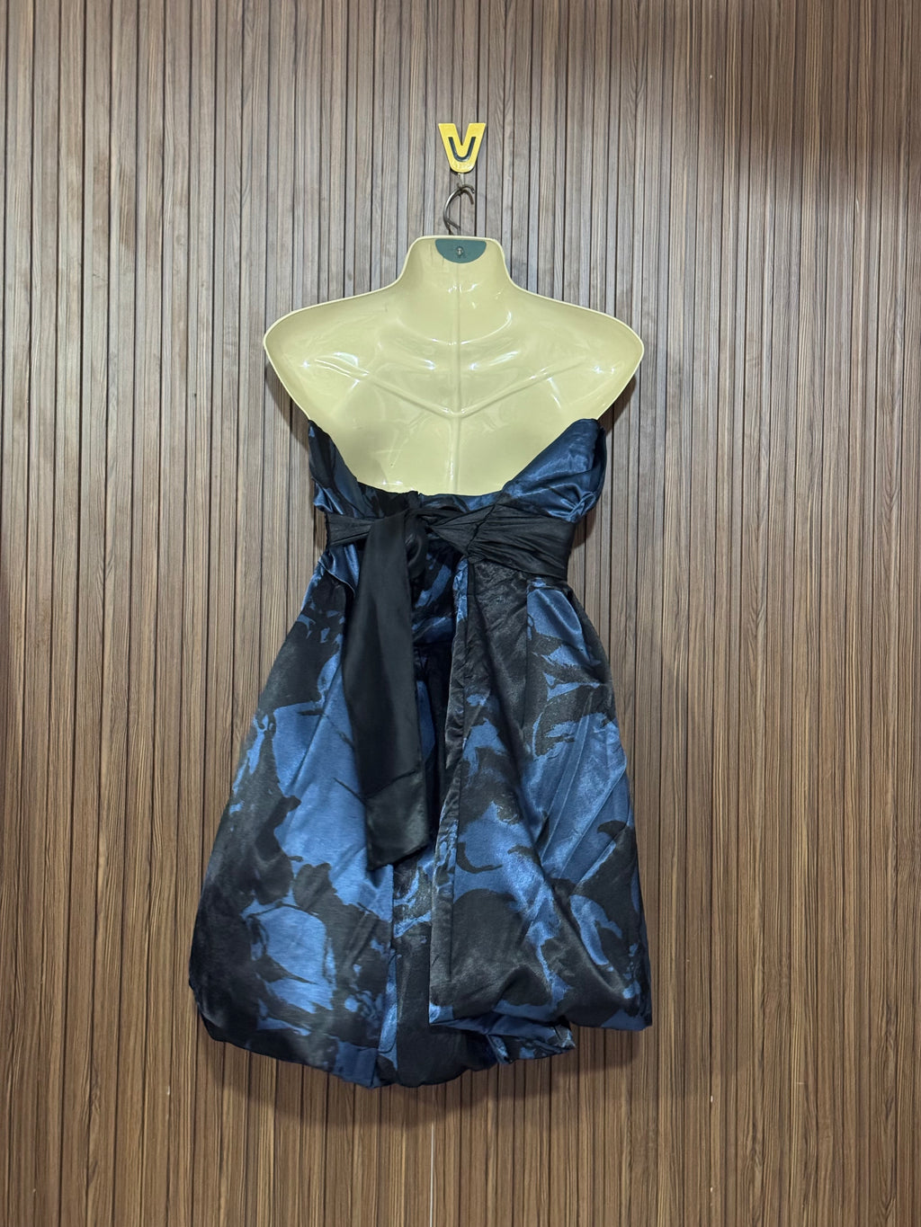 Chest 16 Length 24 Fabric Silk Velvet Radiance