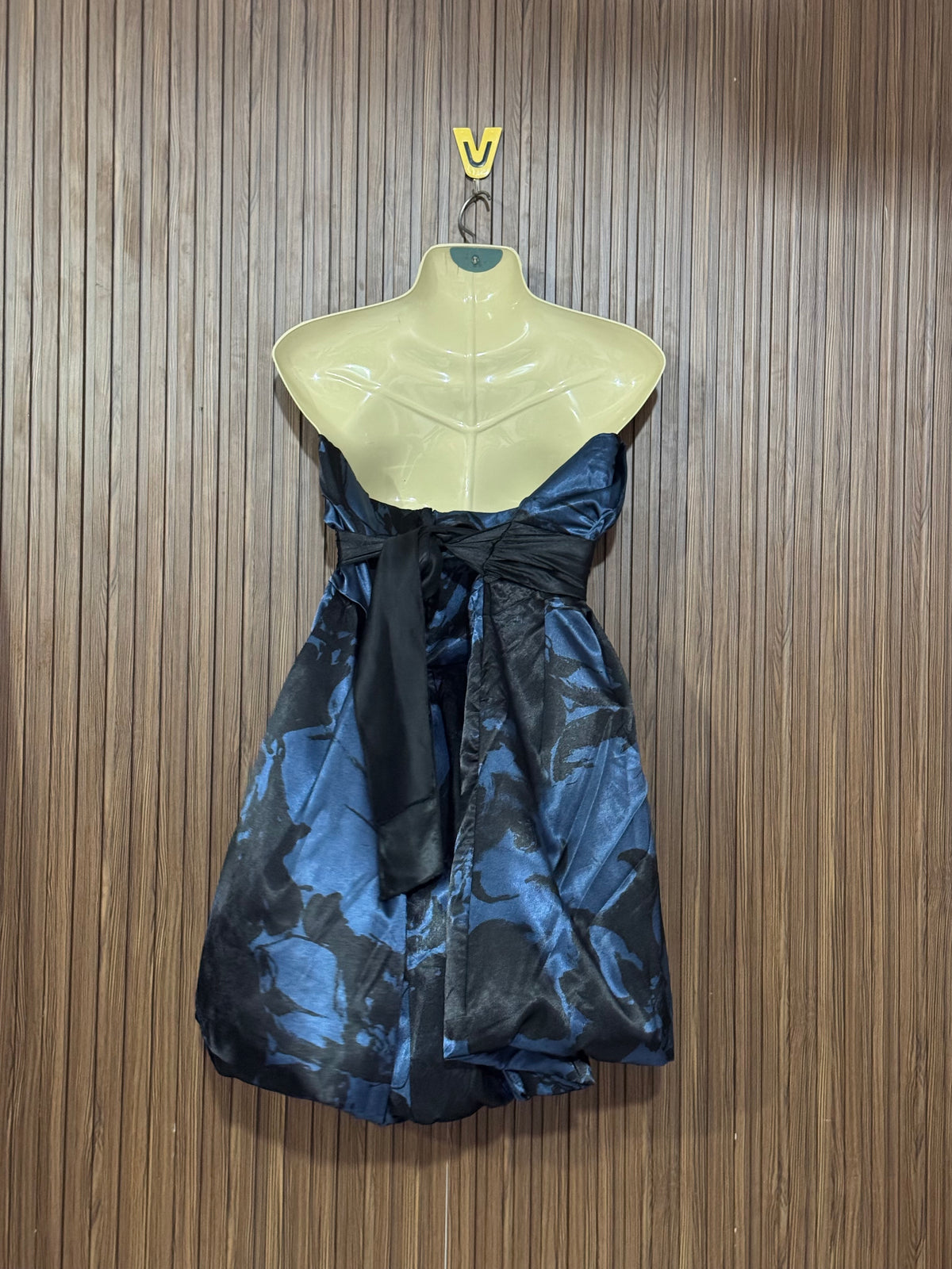 Chest 16 Length 24 Fabric Silk Velvet Radiance