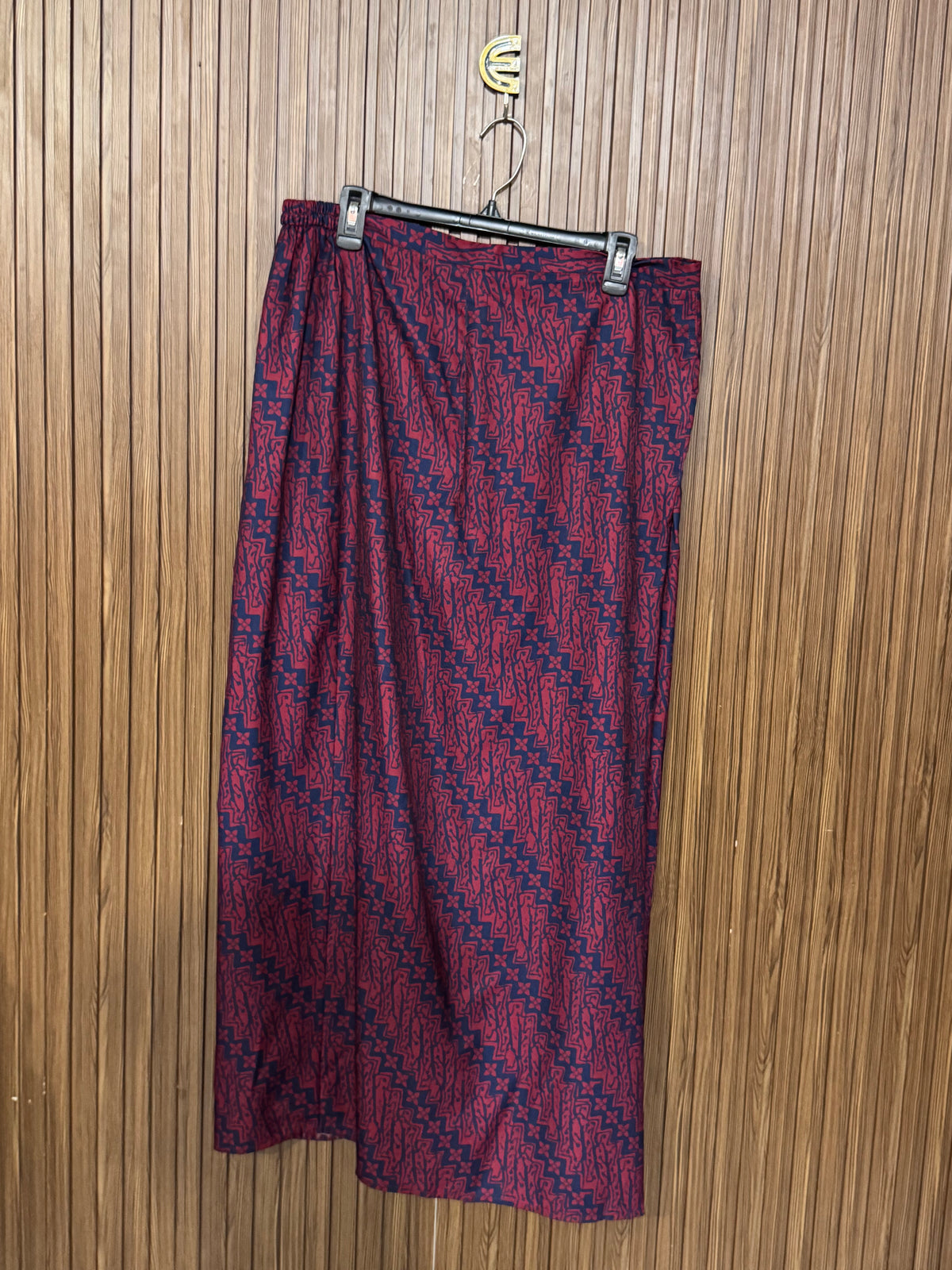 Waist 32 to 34 Length 39 Fabric Silk Plain Midi