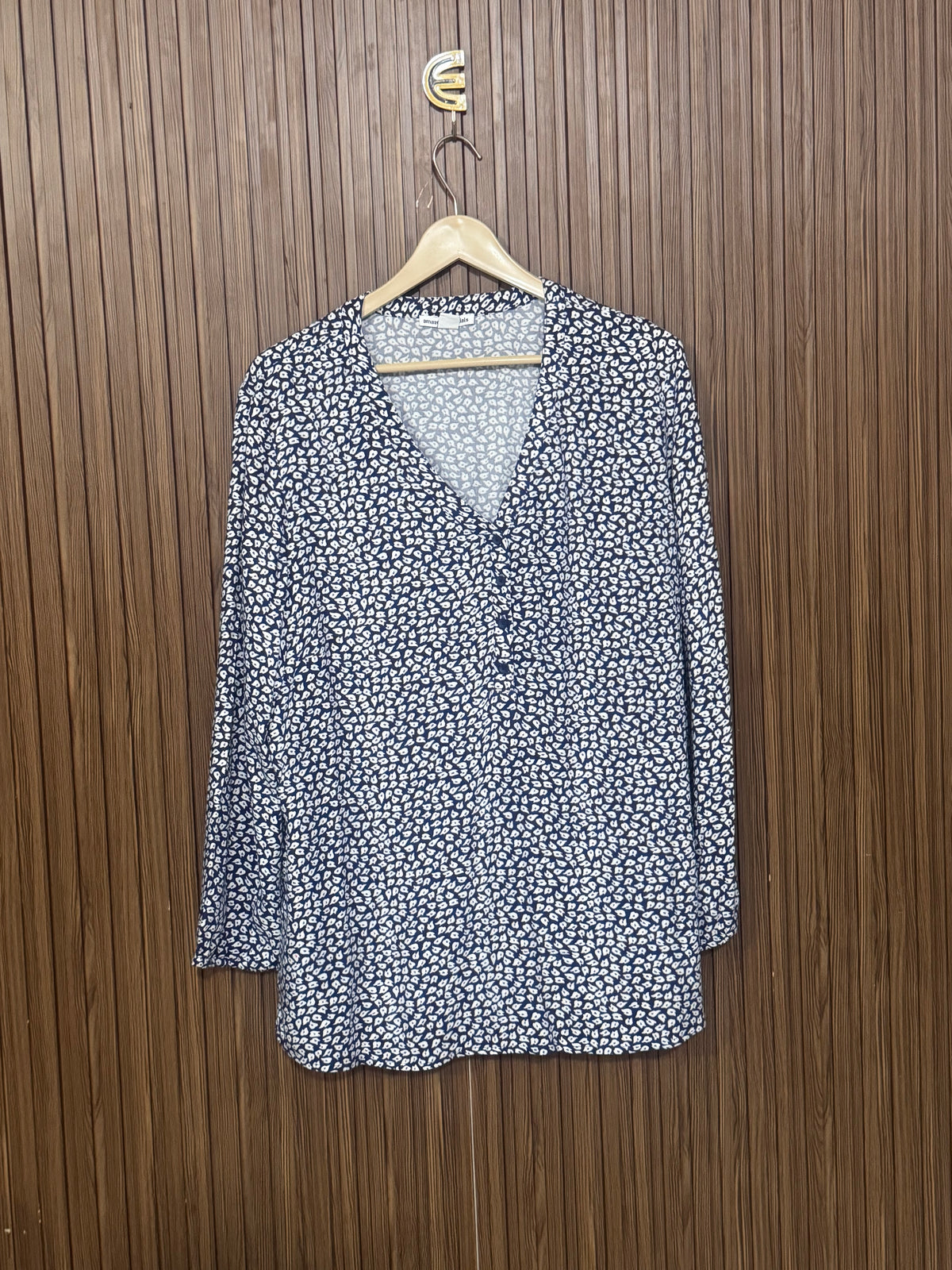 Chest 23 Length 29 Fabric Shifon Classic Dotted V Neck