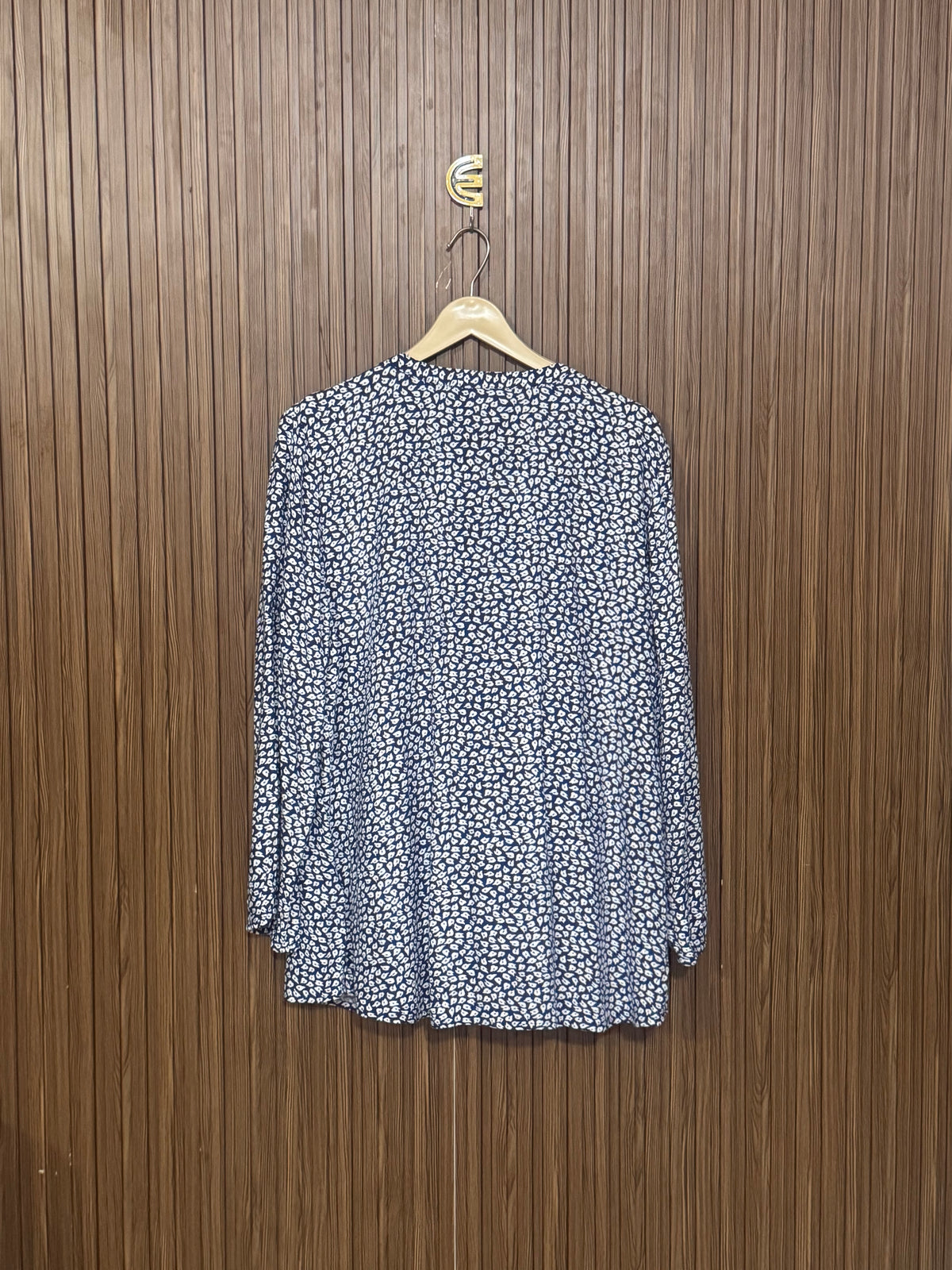 Chest 23 Length 29 Fabric Shifon Classic Dotted V Neck