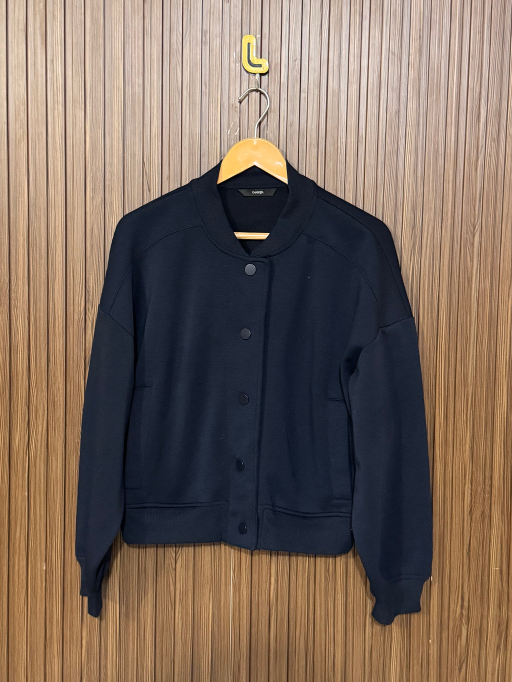 Chest 21 Length 20 Fancy Winter Crop