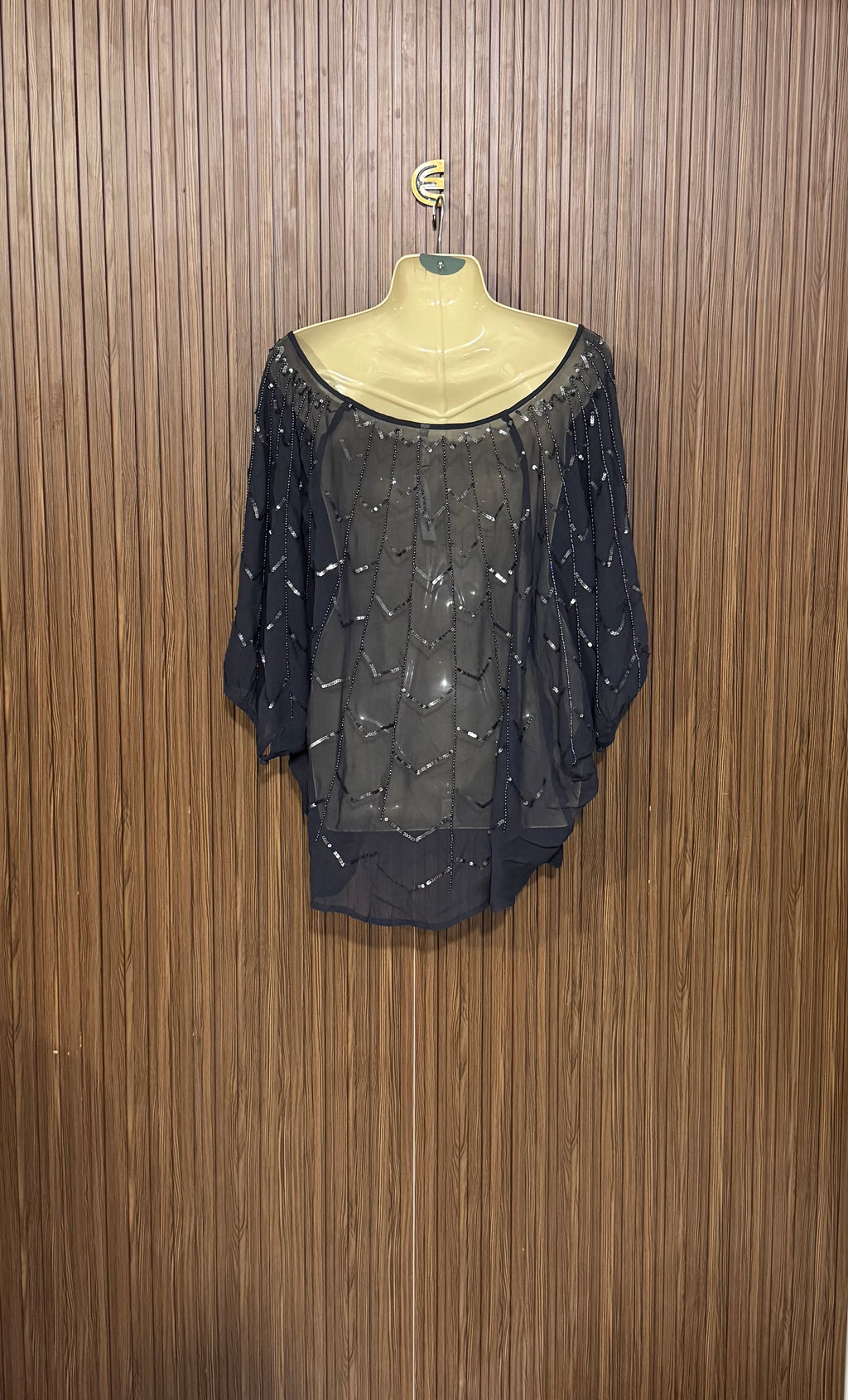 Chest Baggy Length 25 Sequin Top