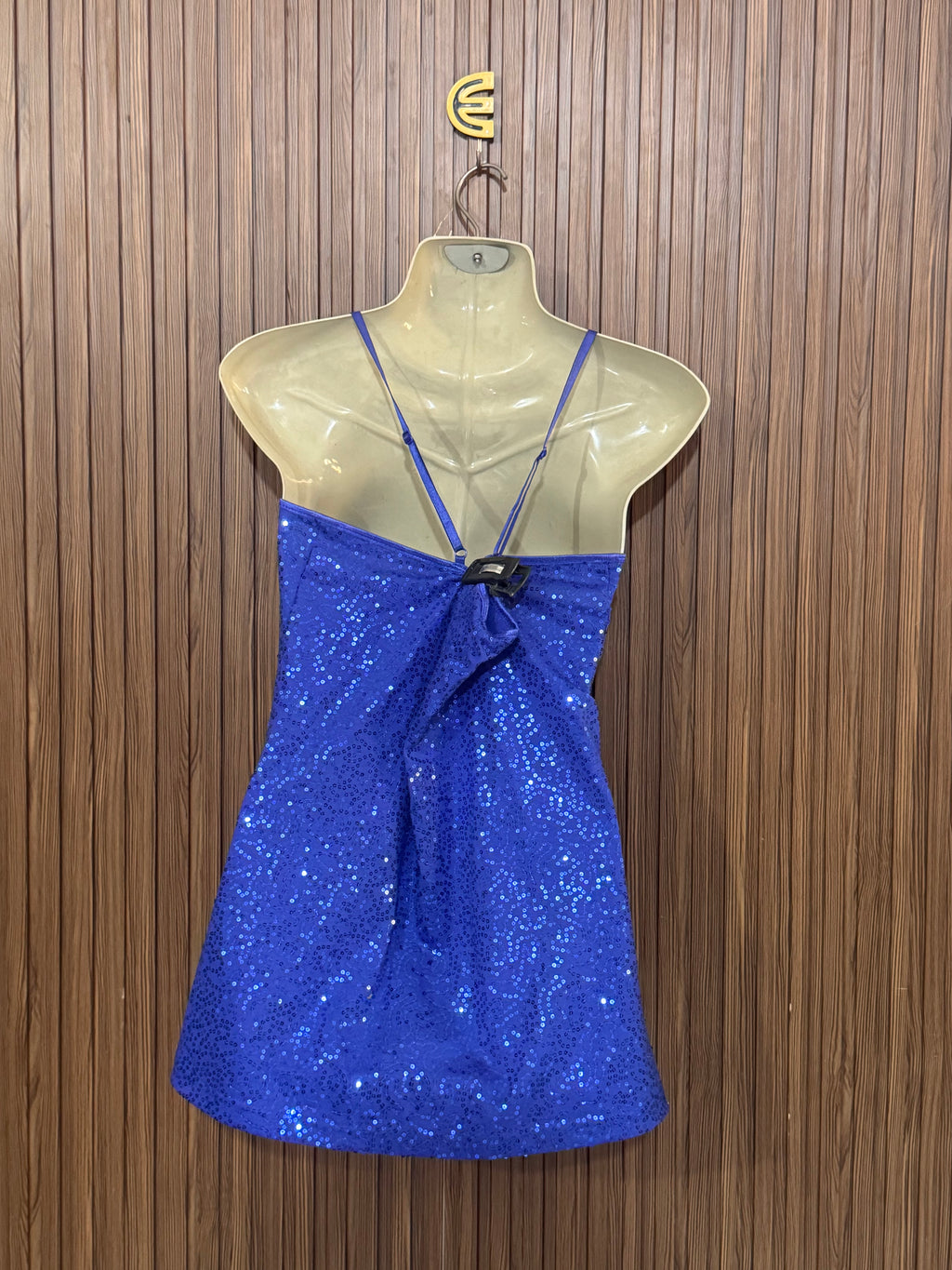 Chest 18 Length 27 Elegant Charm