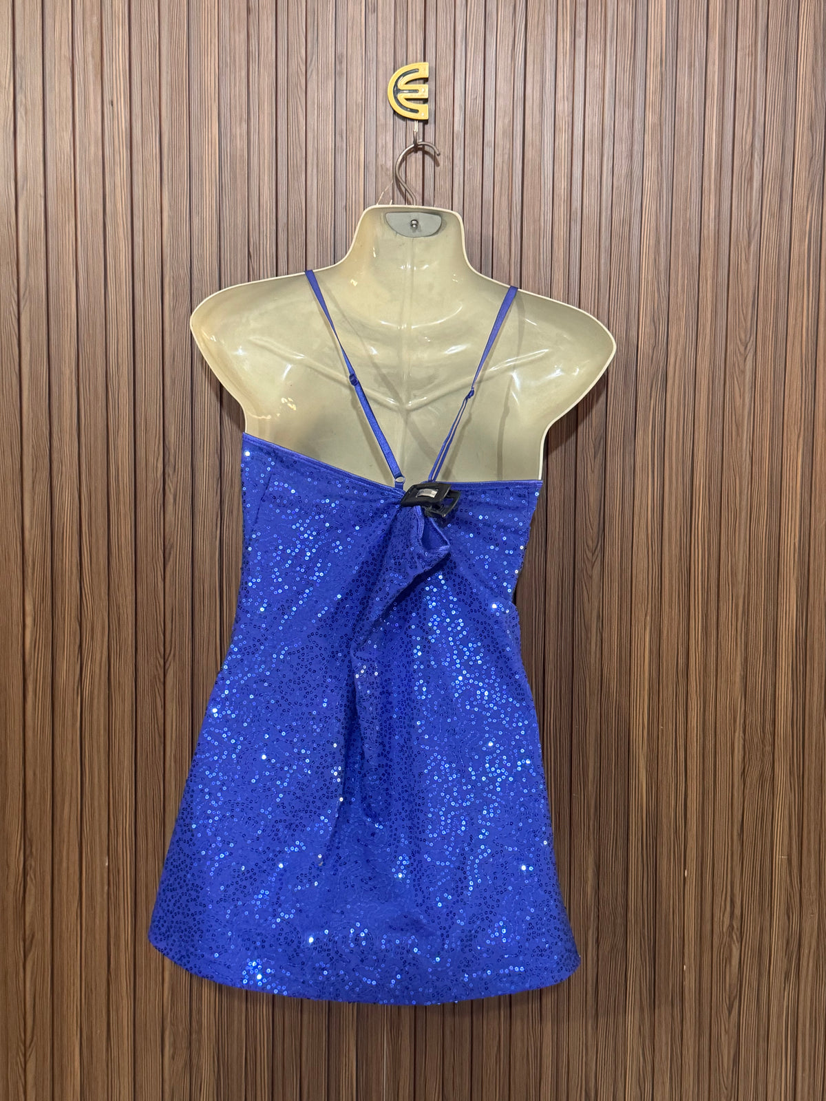 Chest 18 Length 27 Elegant Charm