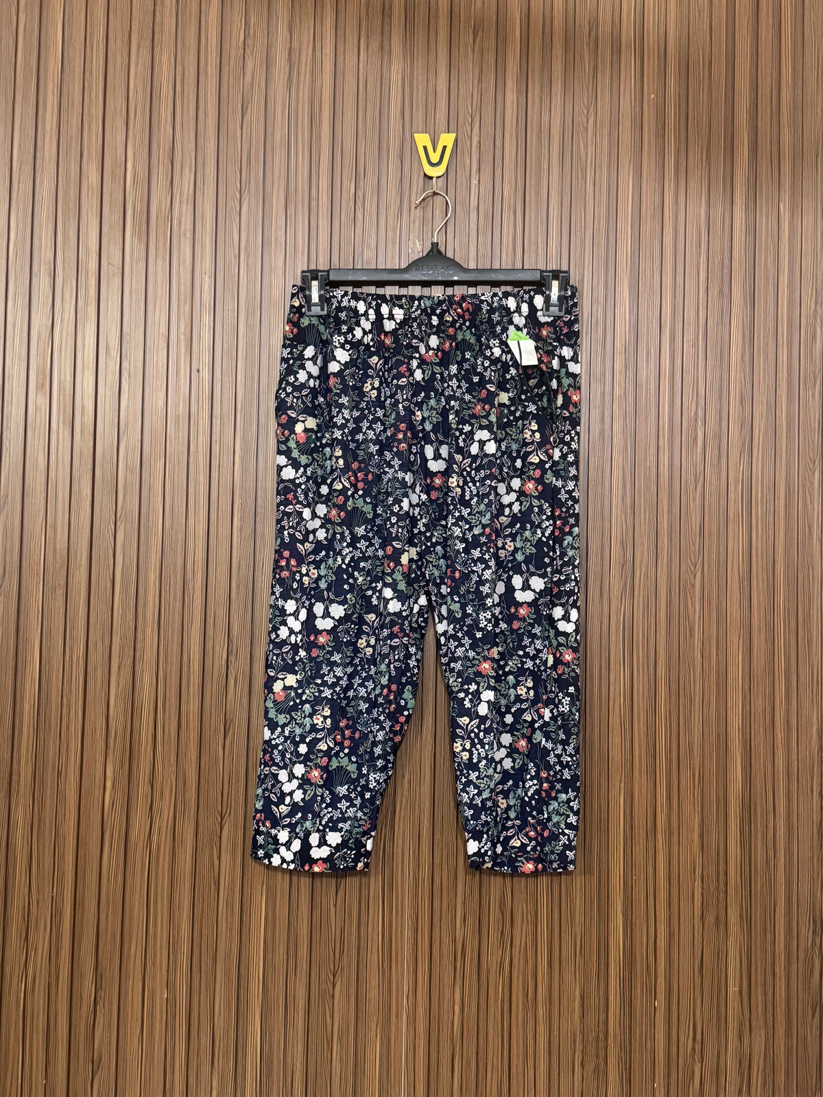Waist 32 to 34 Length 38 Fabric Silk Floral Finish