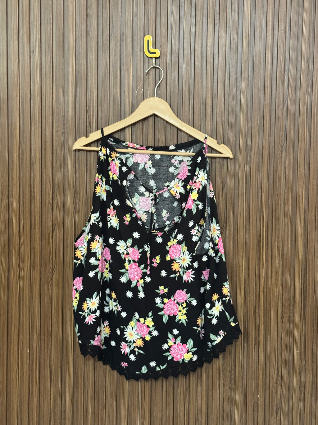 Chest 22 Length 23 Fabric Silk Knit Sleeveless