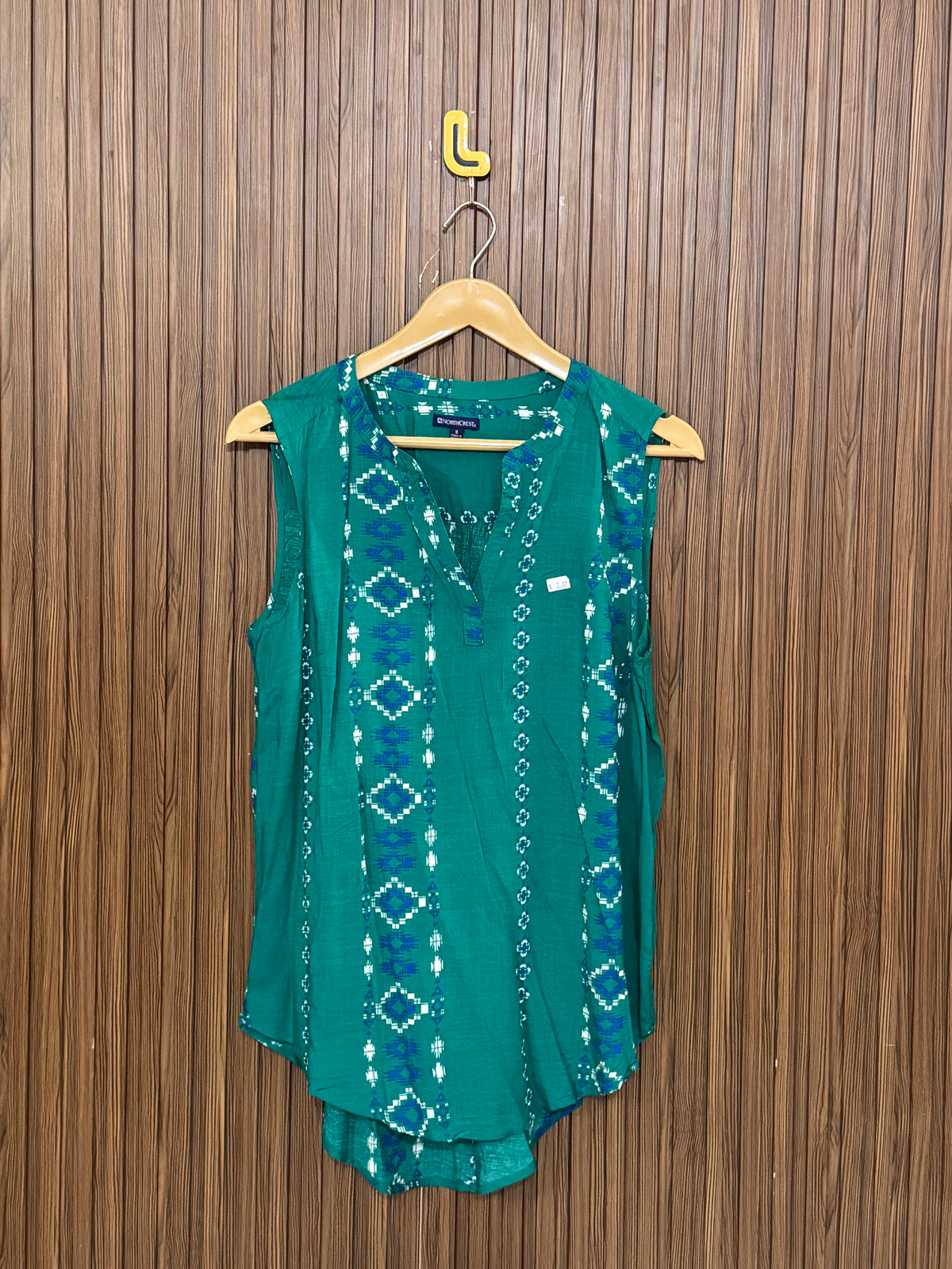 Chest 19 Length 26 Fabric Silk V Neck Sleeveless