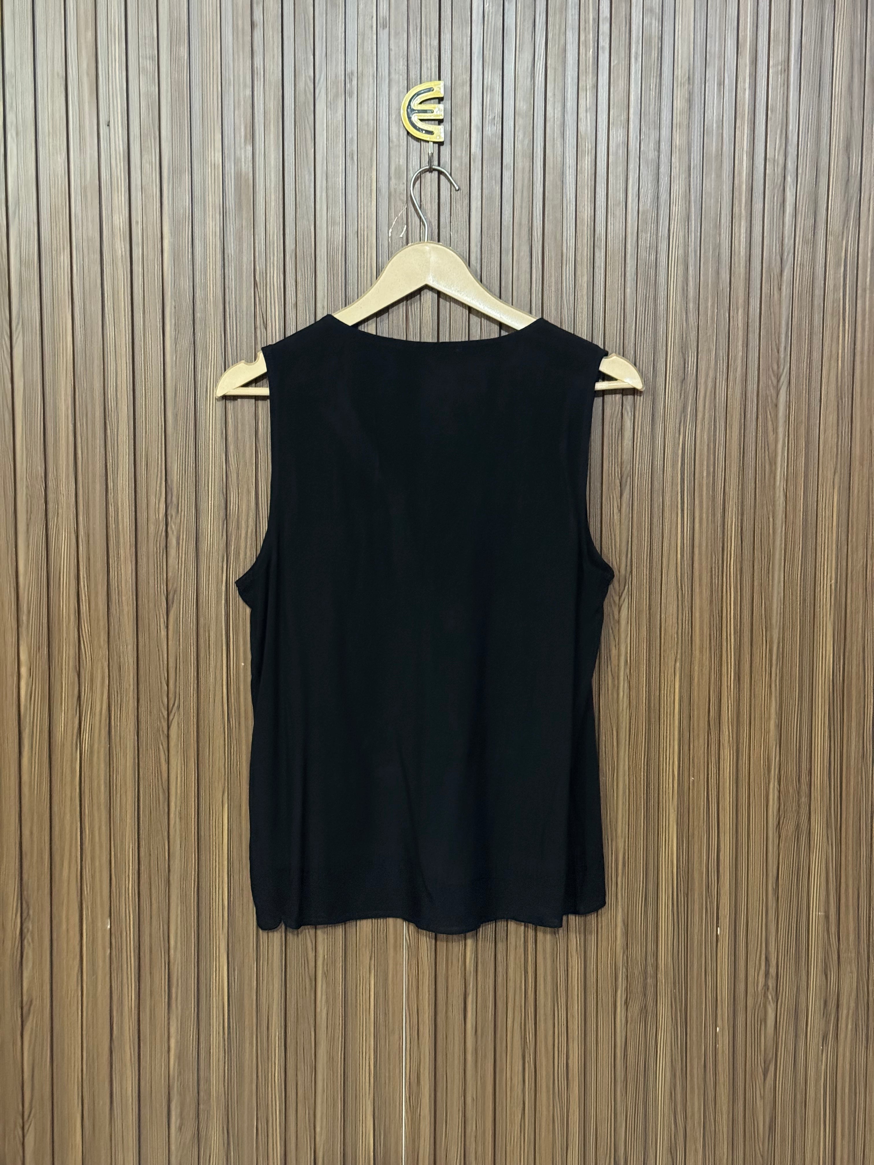 Chest 17 Length 22 Fabric Silk V Neck Top