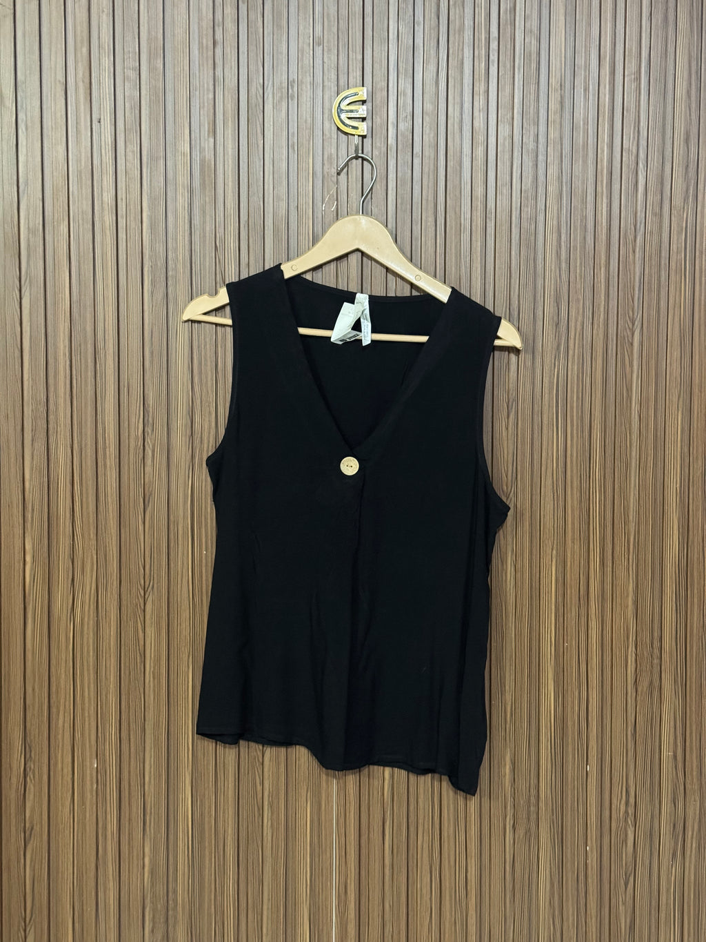 Chest 17 Length 22 Fabric Silk V Neck Top
