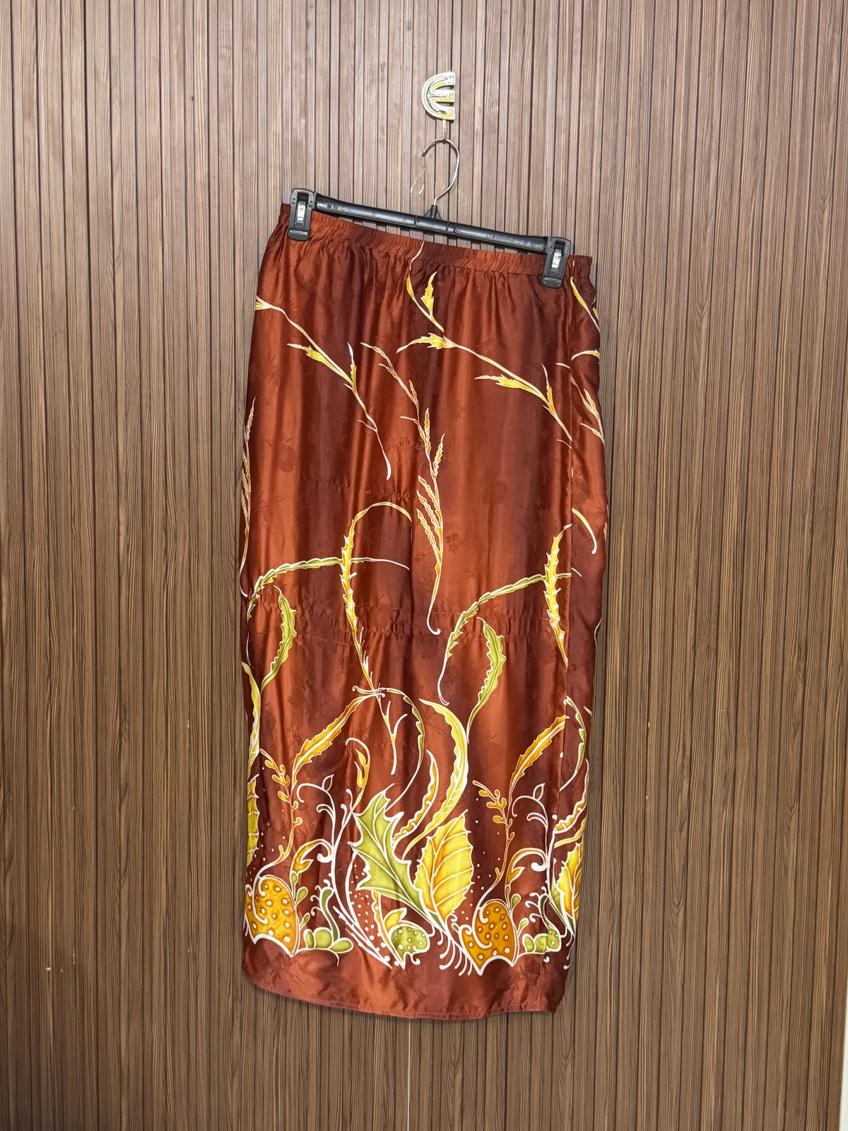 Waist 32 to 34 Length 39 Fabric Silk Long Skirt