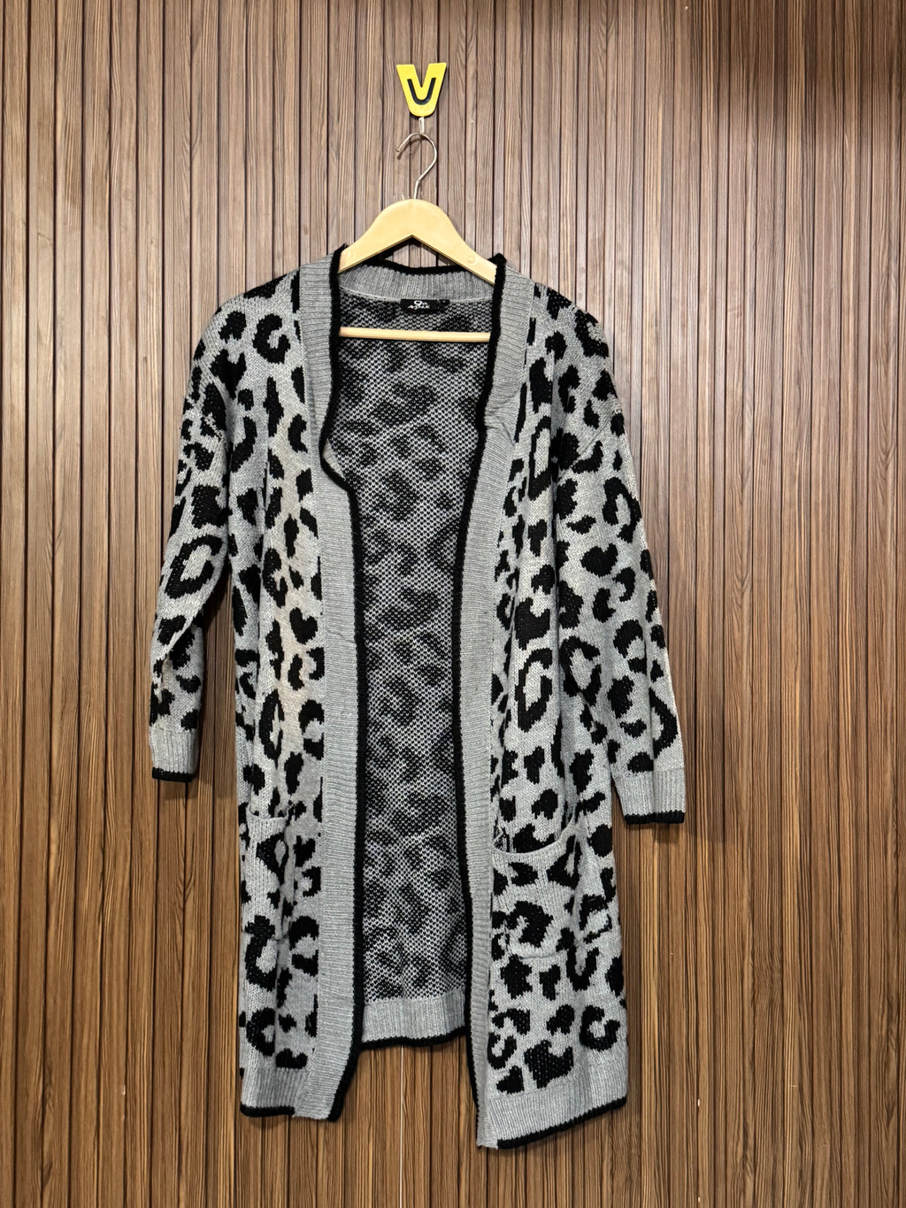 Chest Medium Length 33 Big Print Front Open