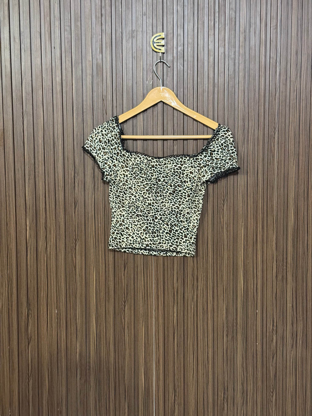 Chest 13 Length 15 Leopard Print Top