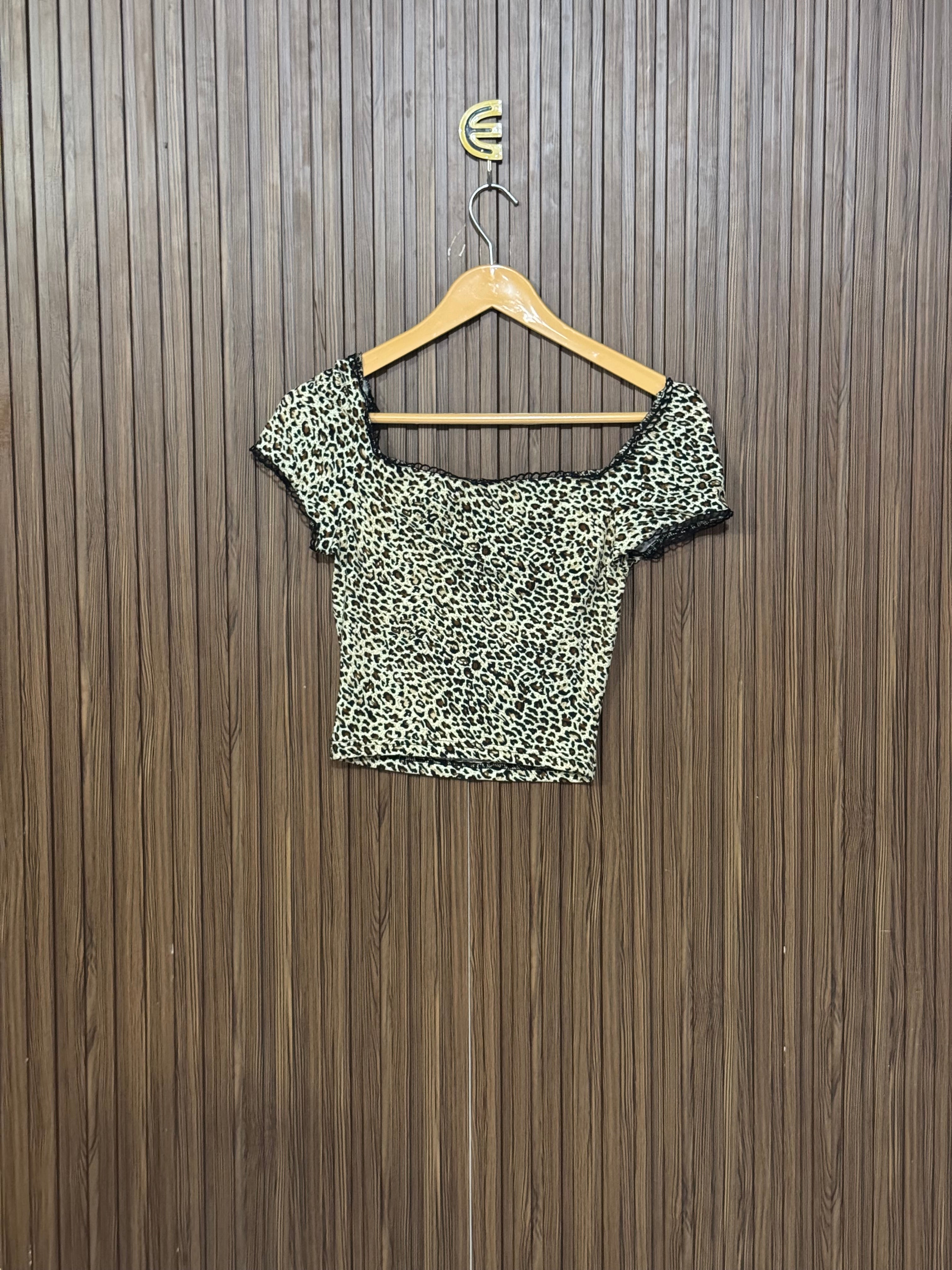Chest 13 Length 15 Leopard Print Top