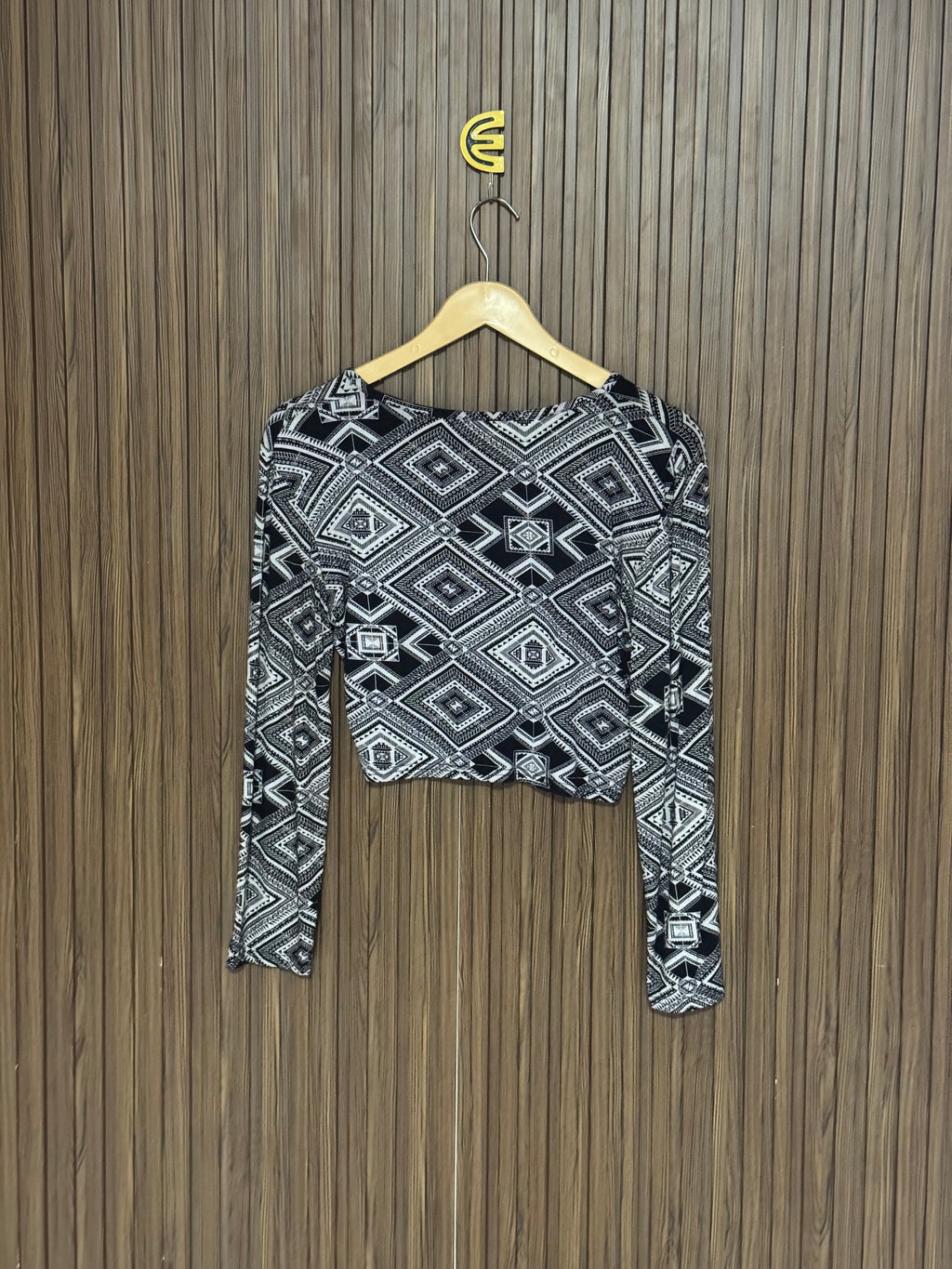 Printed Cropped Long Sleeve Top