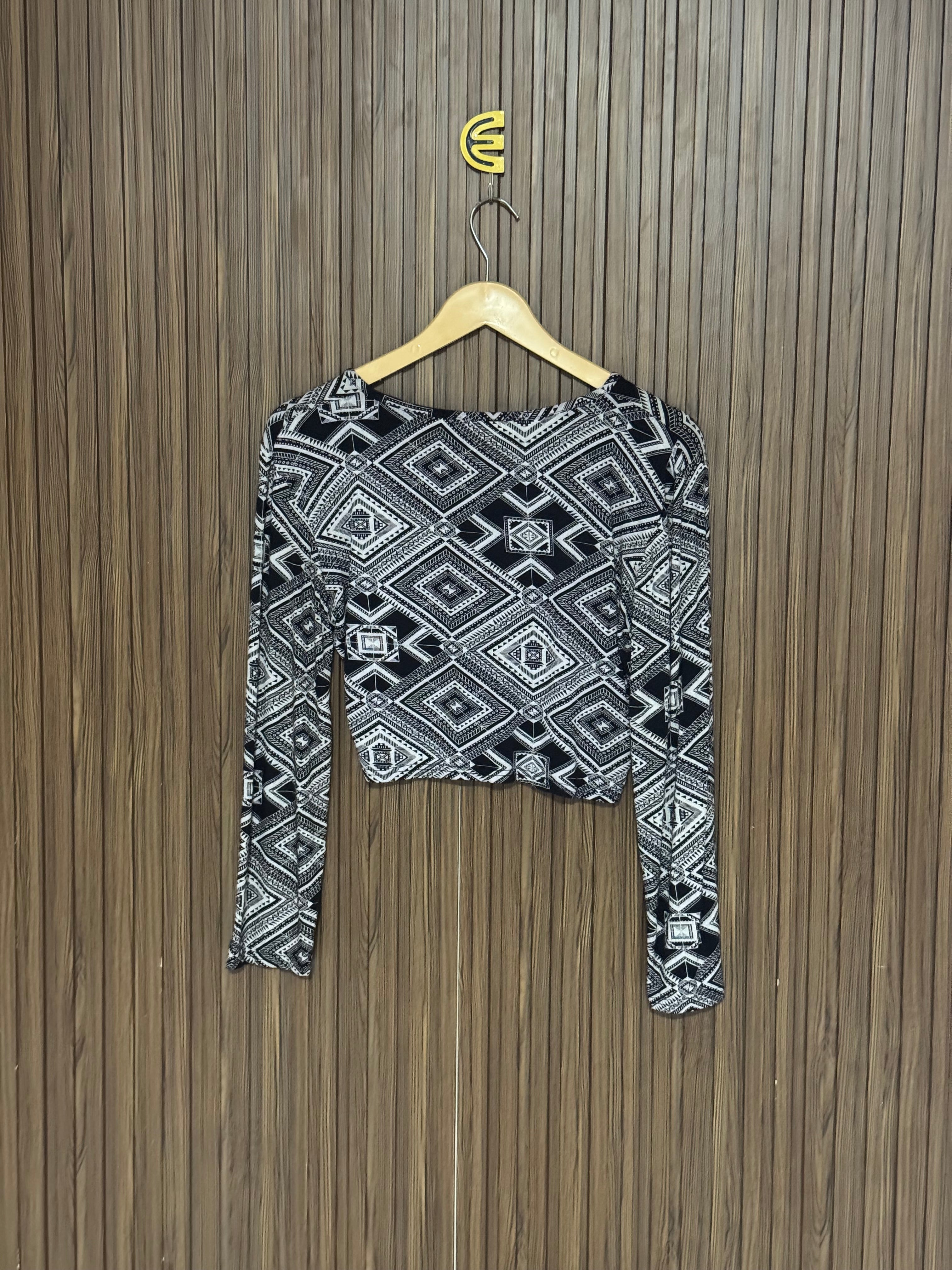 Printed Cropped Long Sleeve Top