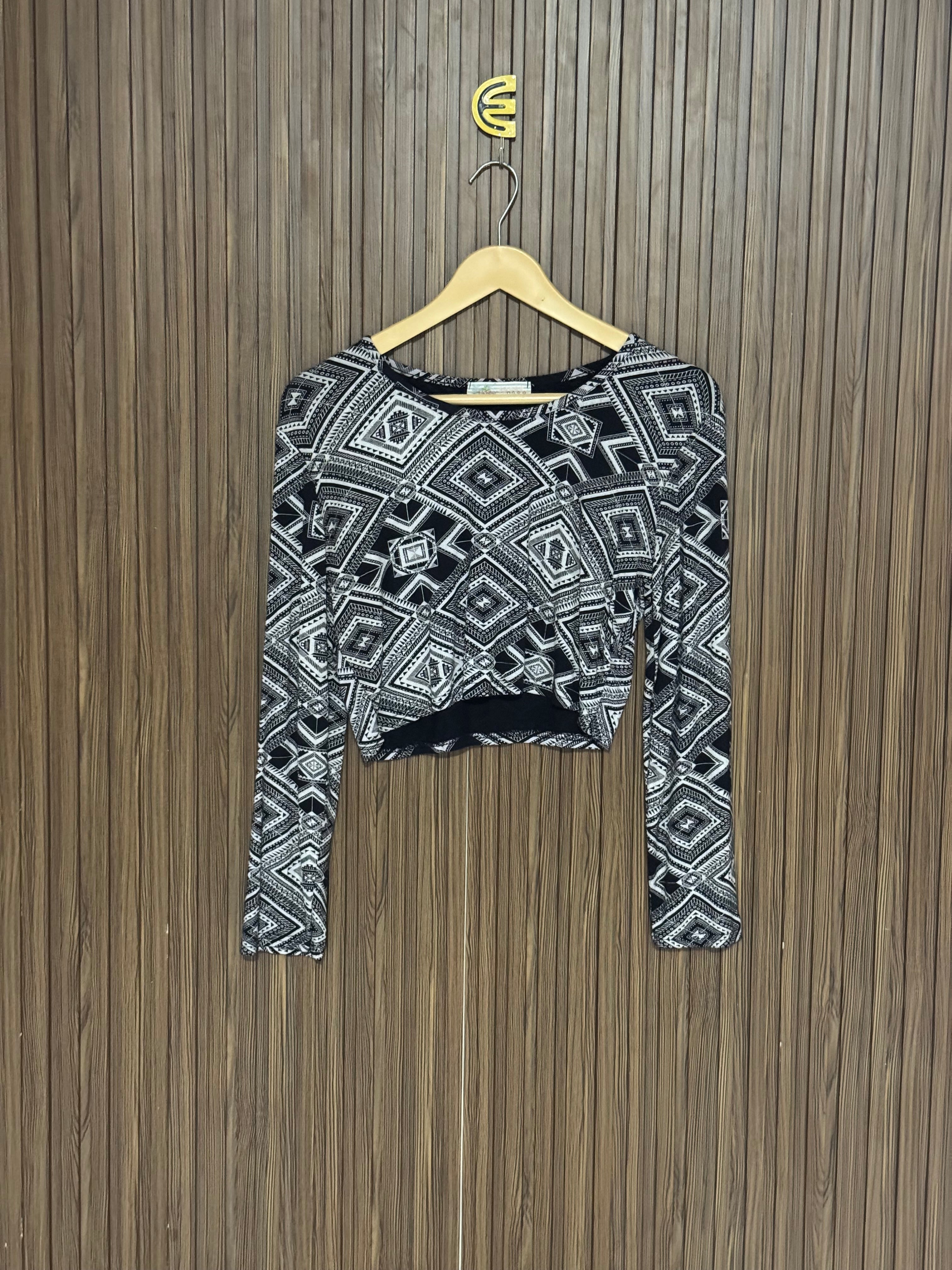 Printed Cropped Long Sleeve Top