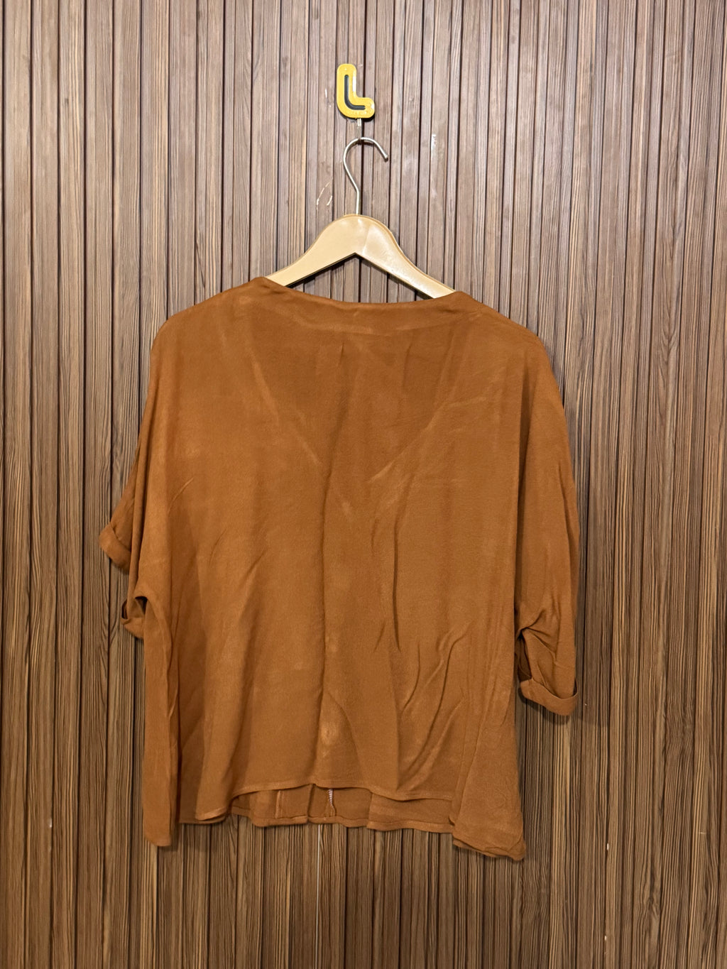 Chest 23 Length 22 Fabric Silk Modern Glow Crop Top