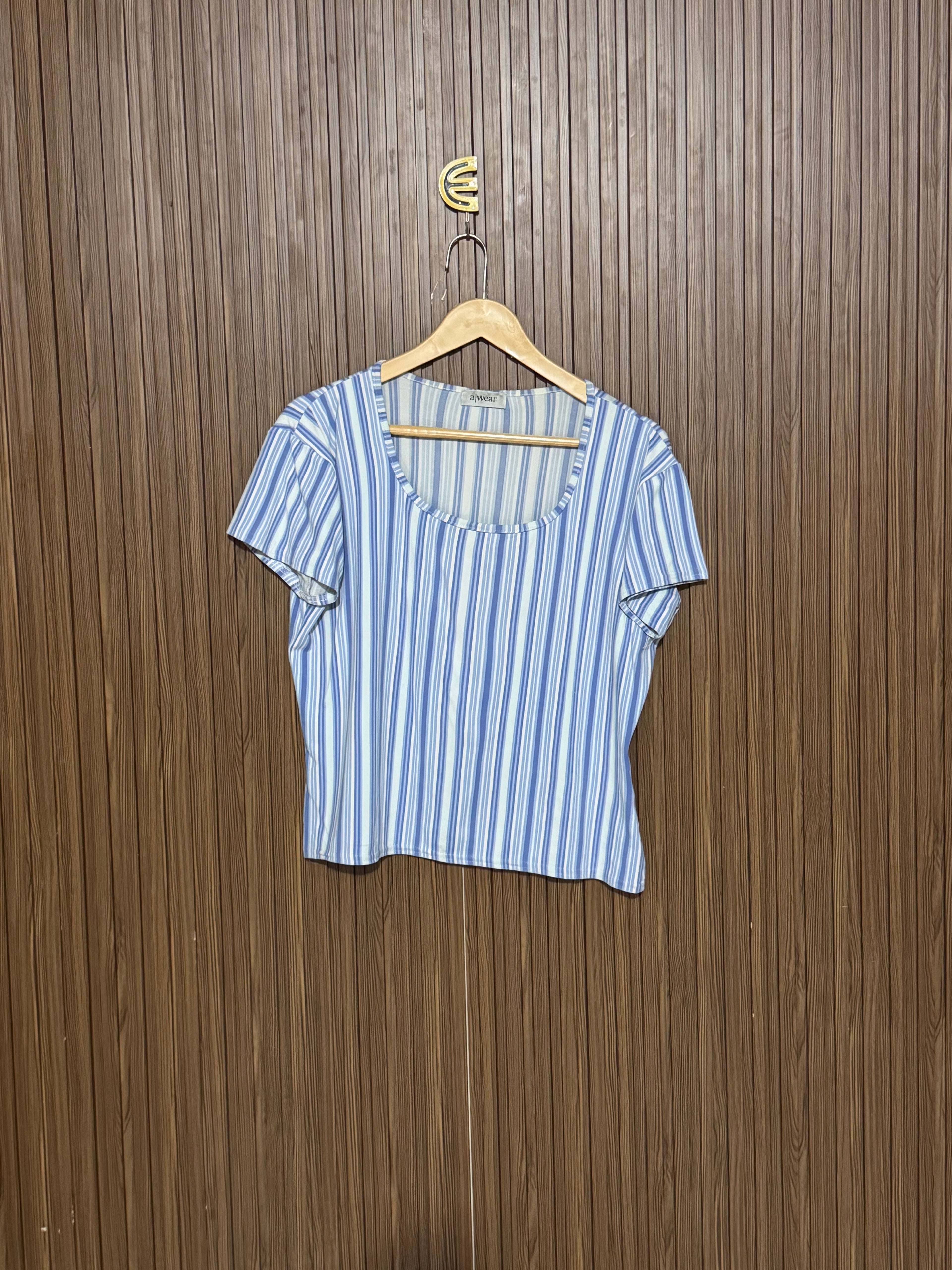 Chest 20 Length 19 Fabric Nylon Scoop Neck