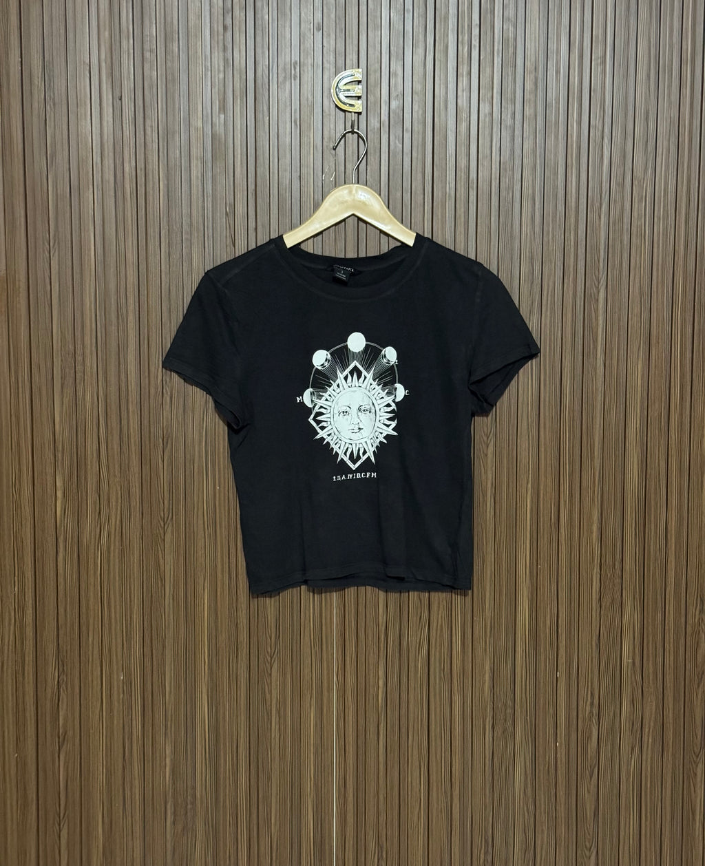 Chest 17 Length 18 Sun Graphic Top