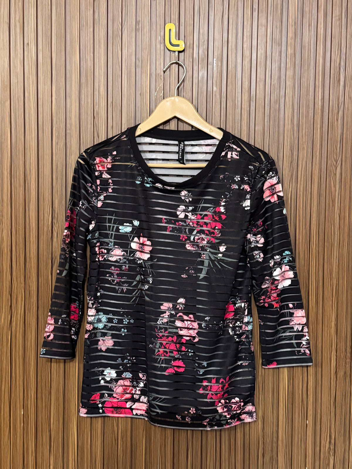 Chest 16 Length 22 Fabric Silk Net Bold Charm Crop Top