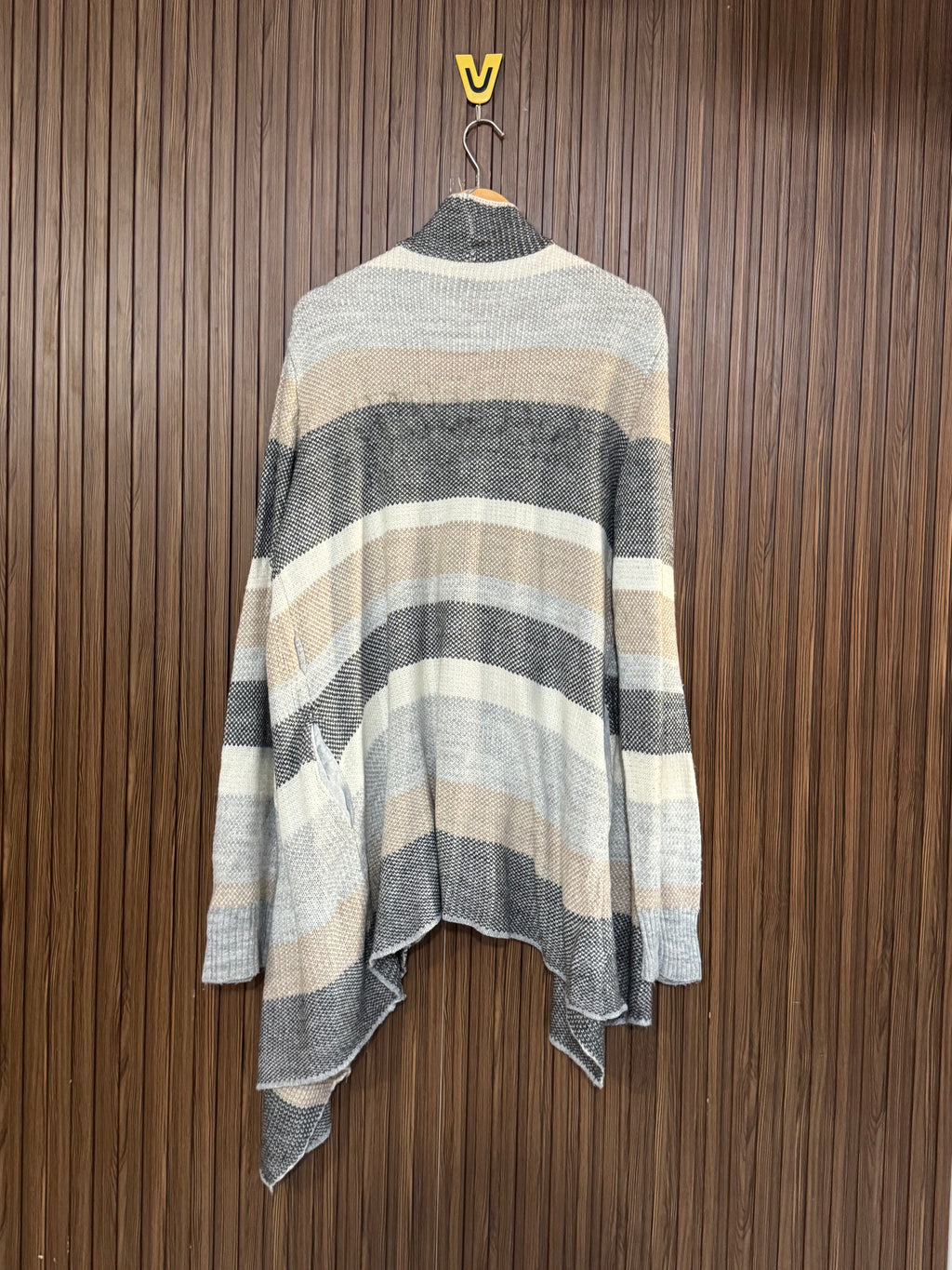 Chest Large Length 33 Wide Sleeve Front Open