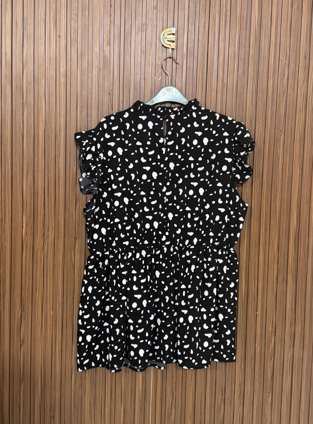Chest 21 Length 29 Fabric Silk White Dotted