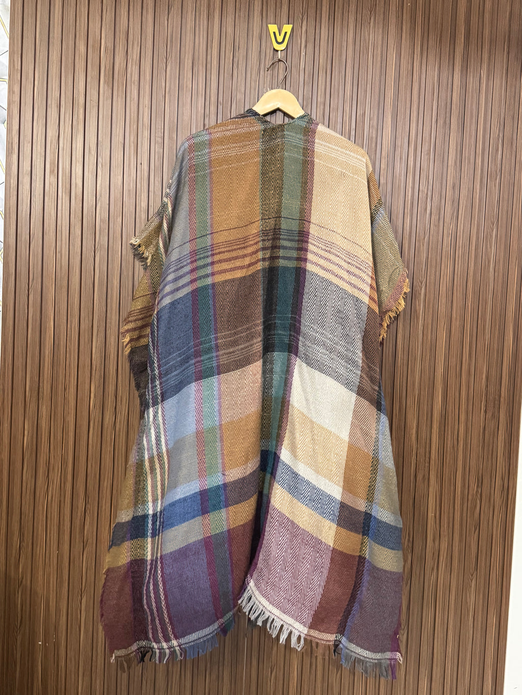 Western Winter Bloom Shawl