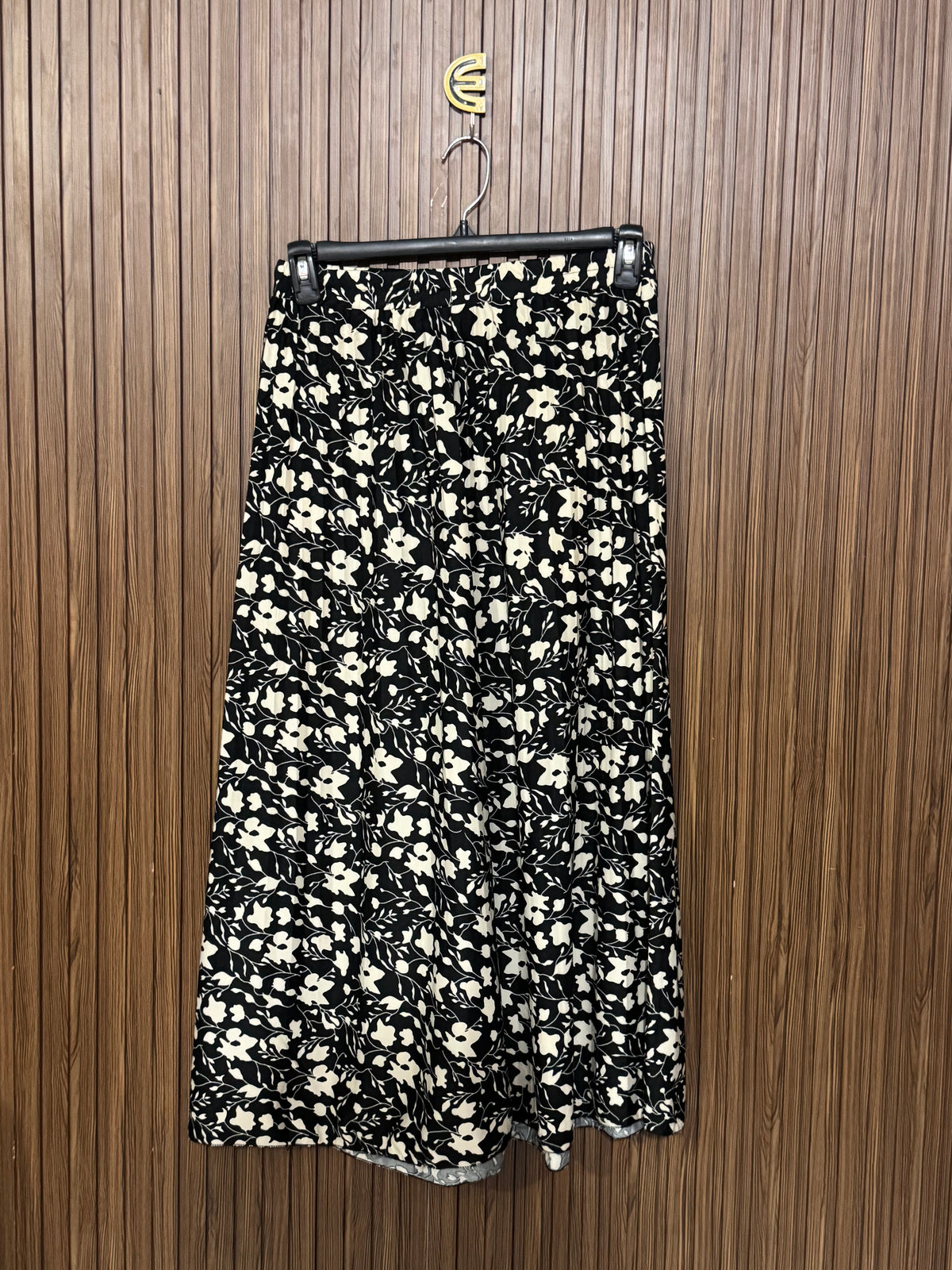 Waist 28 to 30 Length 35 Fabric Silk Plain Skirt