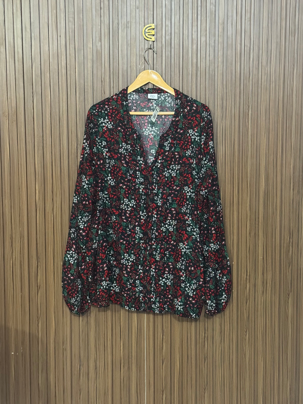 Chest 26 Length 27 Fabric Linen Elegant V Neck Top