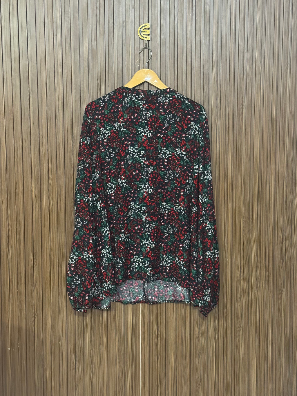 Chest 26 Length 27 Fabric Linen Elegant V Neck Top